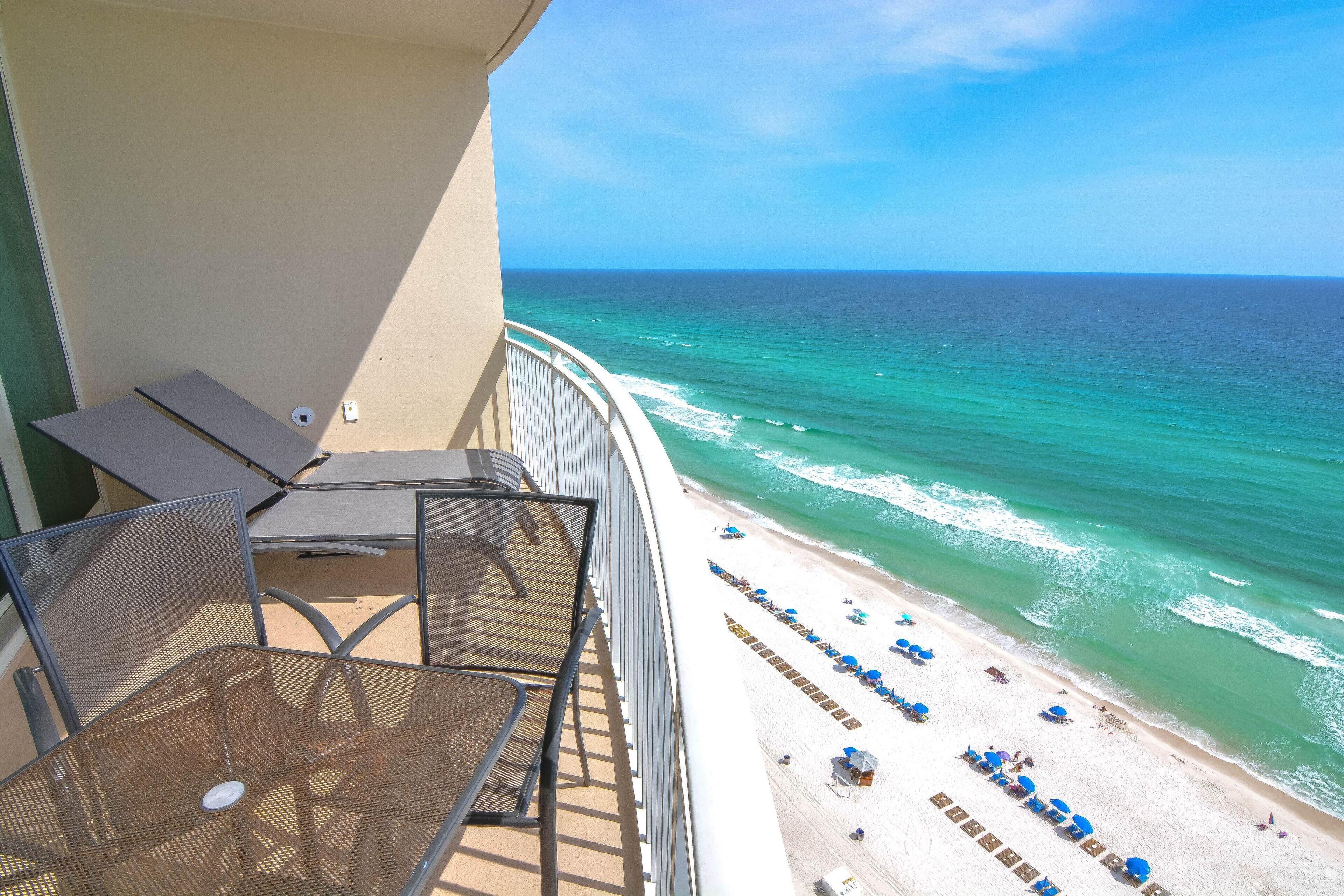Aqua Resort by Teeming Vacation Rentals