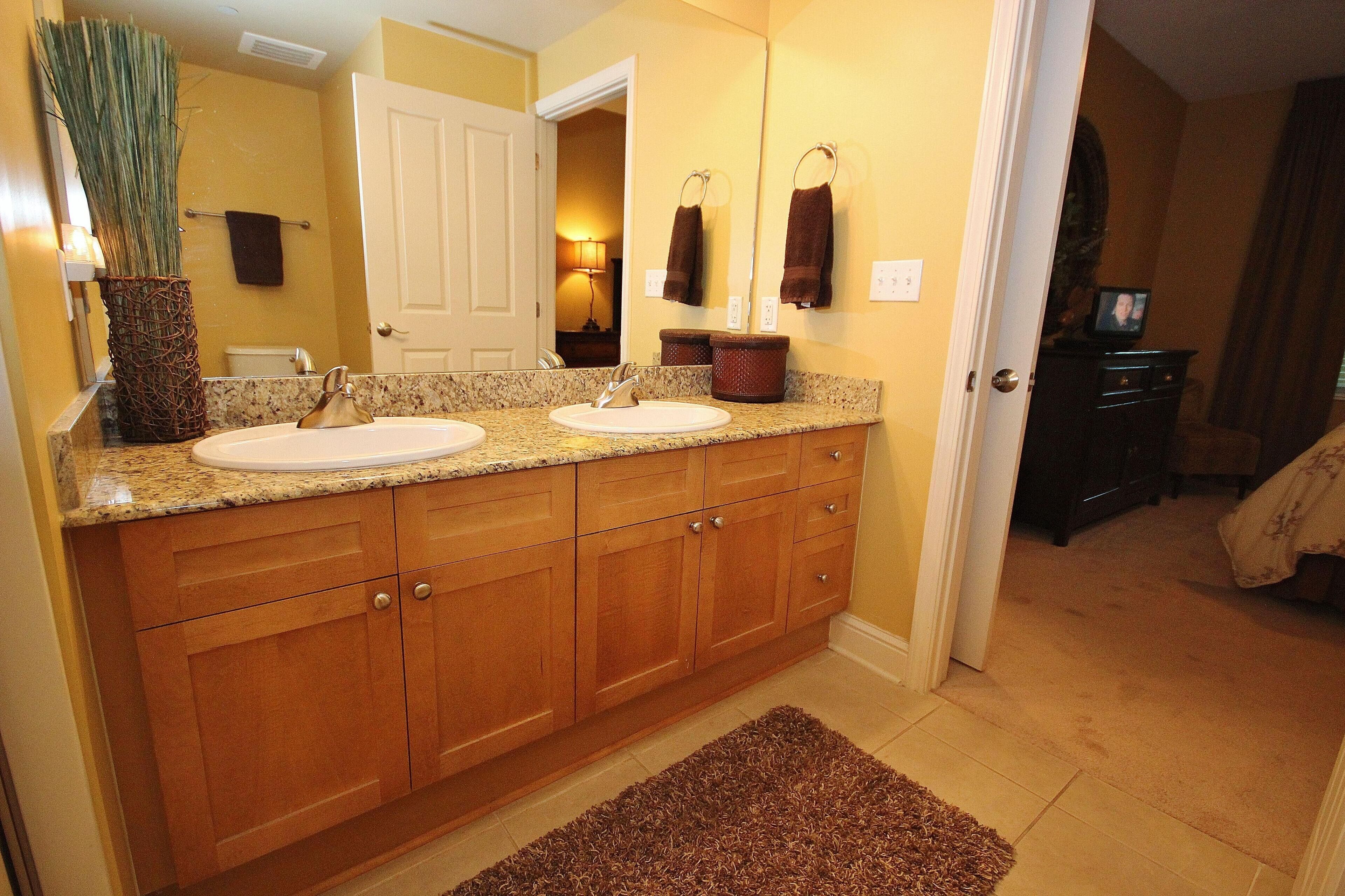 Aqua Resort by Teeming Vacation Rentals