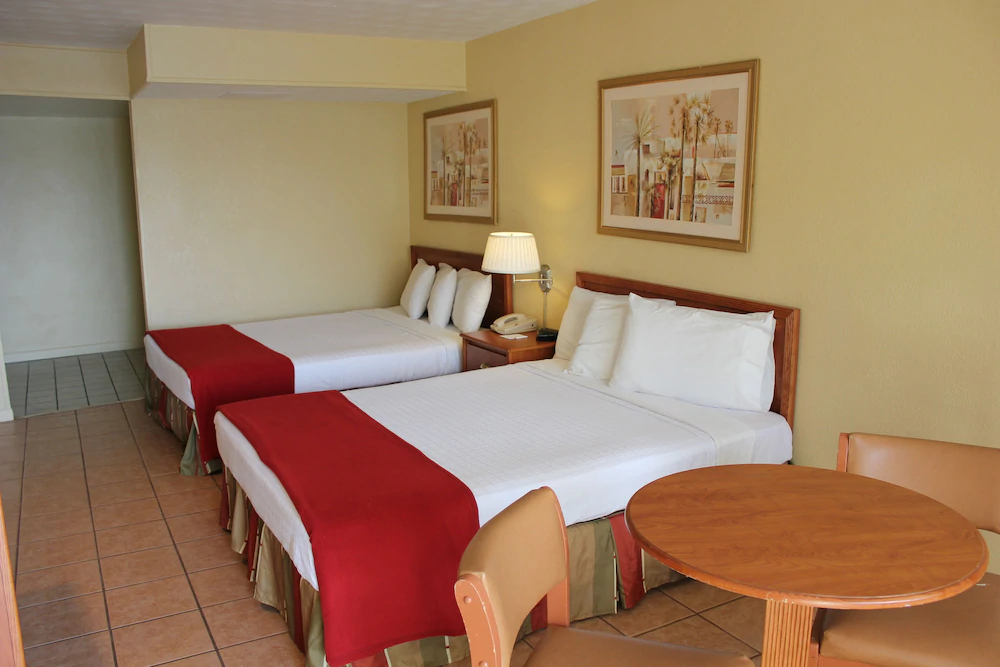 Chateau Beachfront Resort, BW Signature Collection