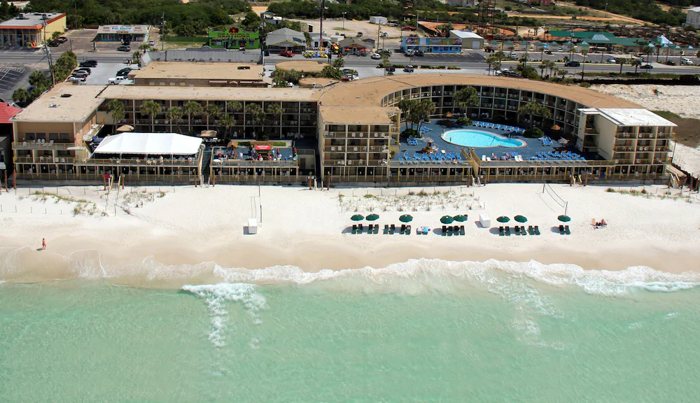 Chateau Beachfront Resort, BW Signature Collection