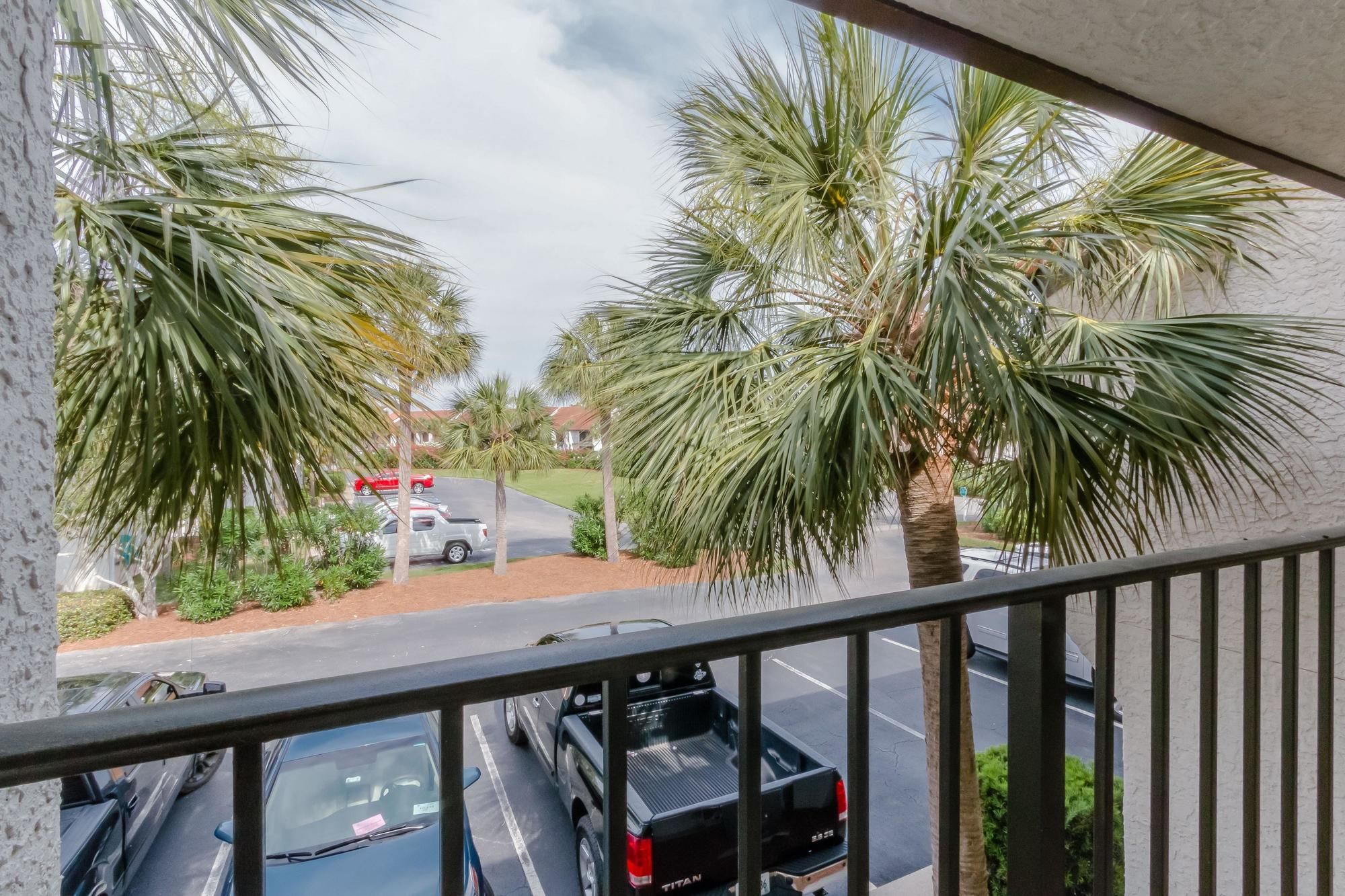 Edgewater Beach & Golf Resort by Book That Condo