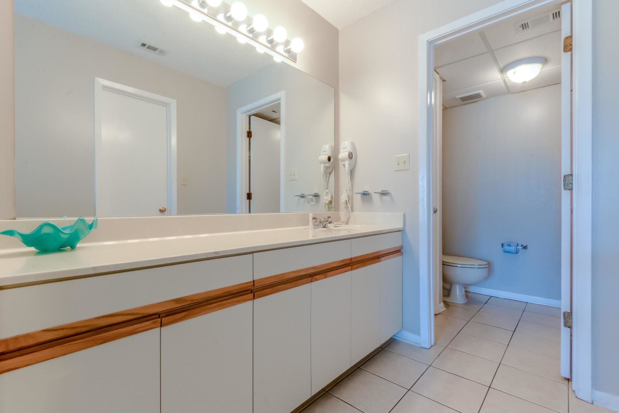 Edgewater Beach & Golf Resort by Book That Condo