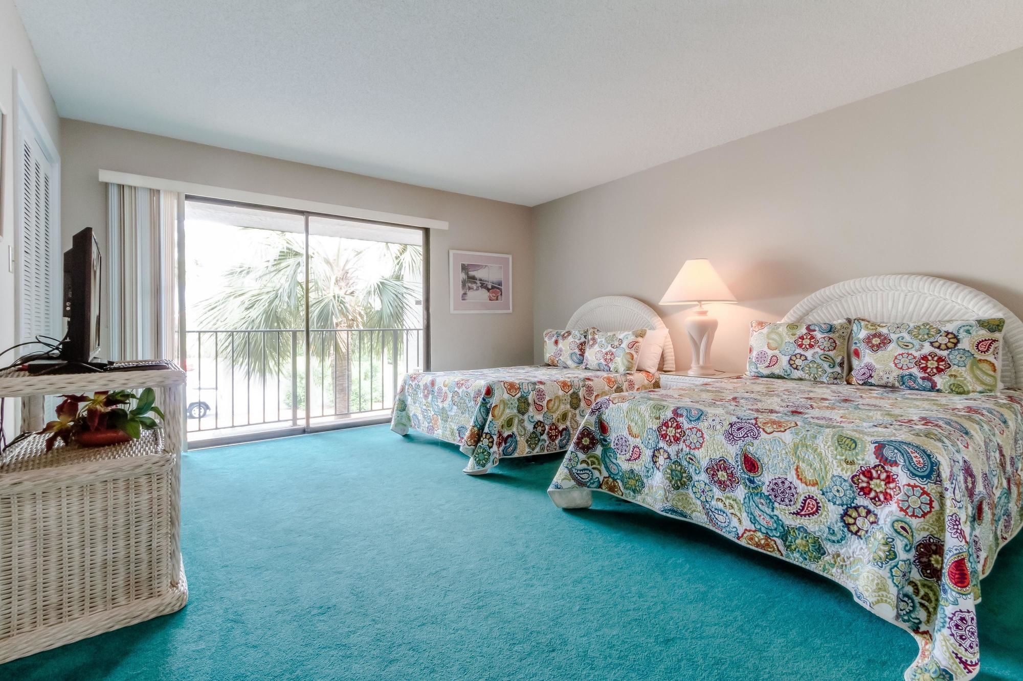 Edgewater Beach & Golf Resort by Book That Condo