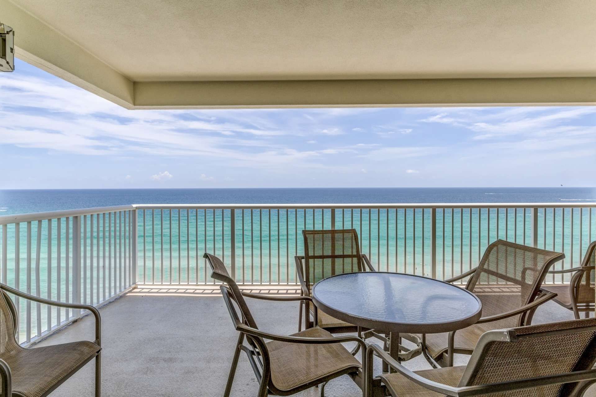 Majestic Beach Towers by iTrip