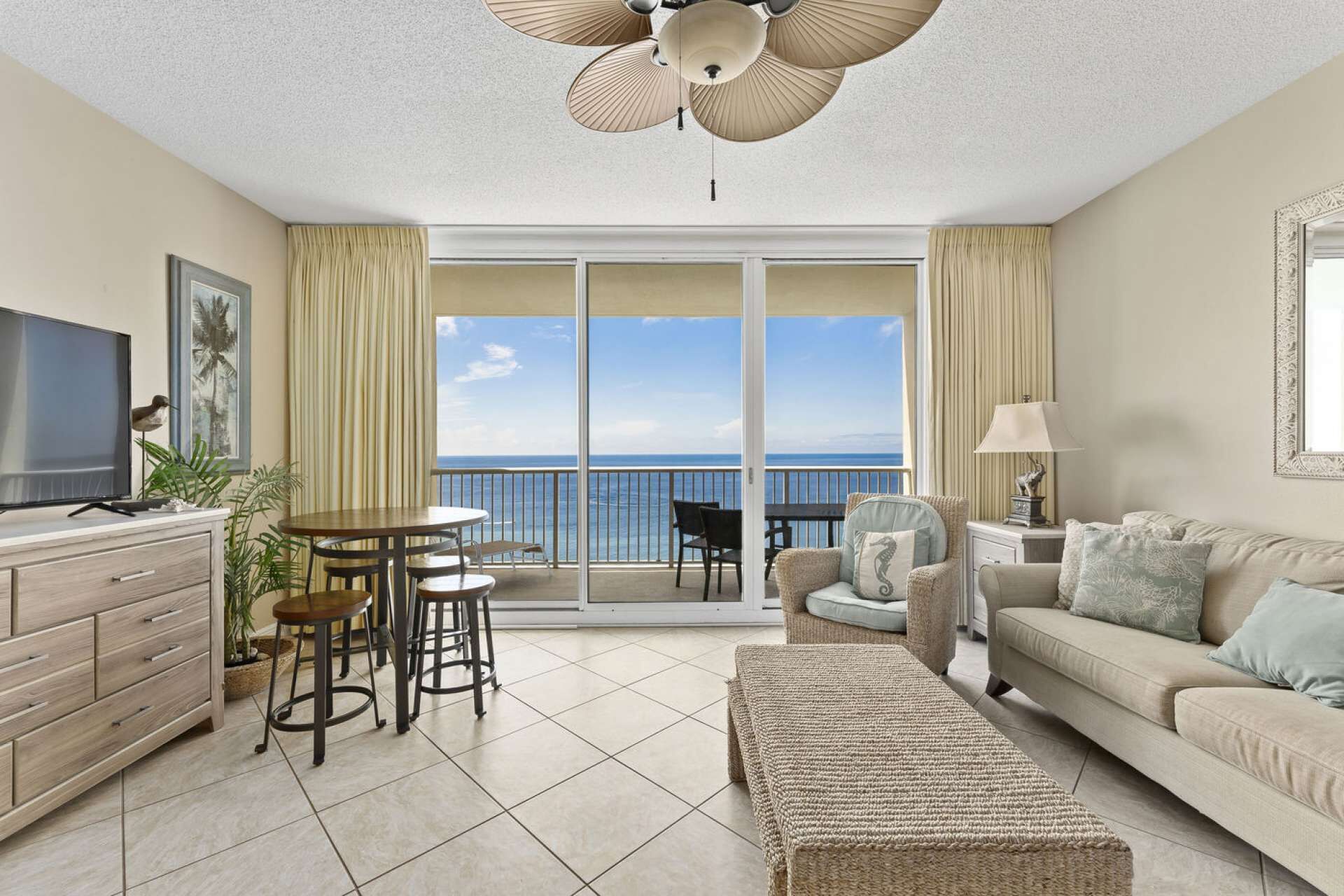 Majestic Beach Towers by iTrip