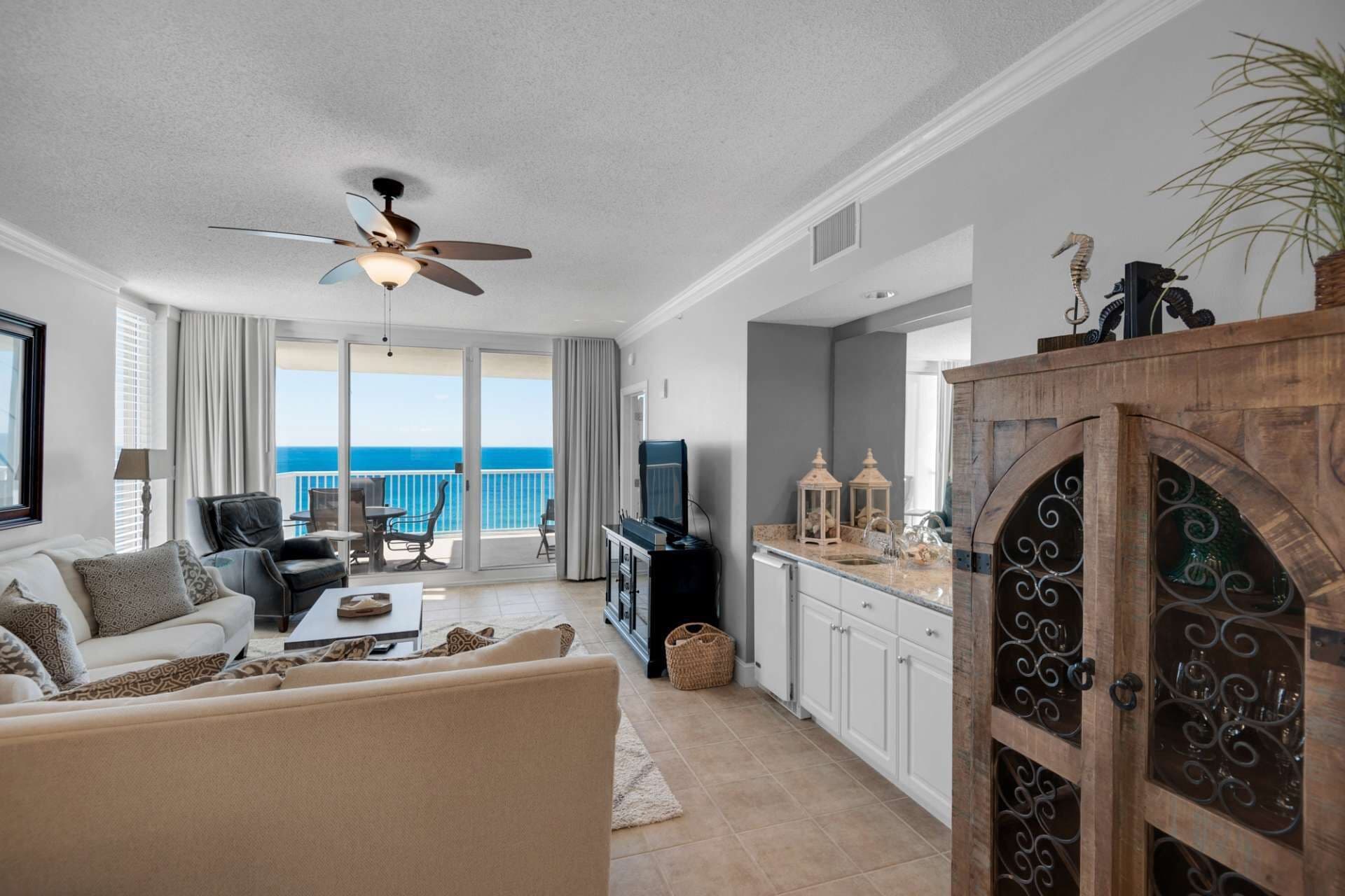 Majestic Beach Towers by iTrip
