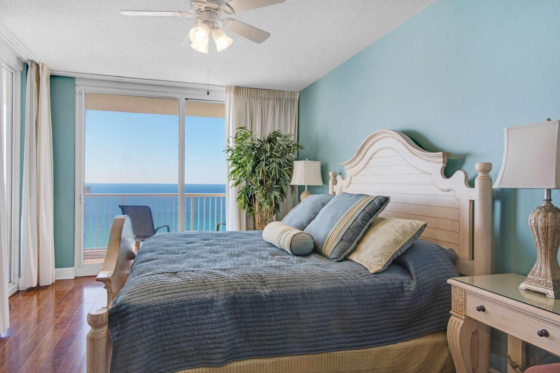 Majestic Beach Towers by iTrip