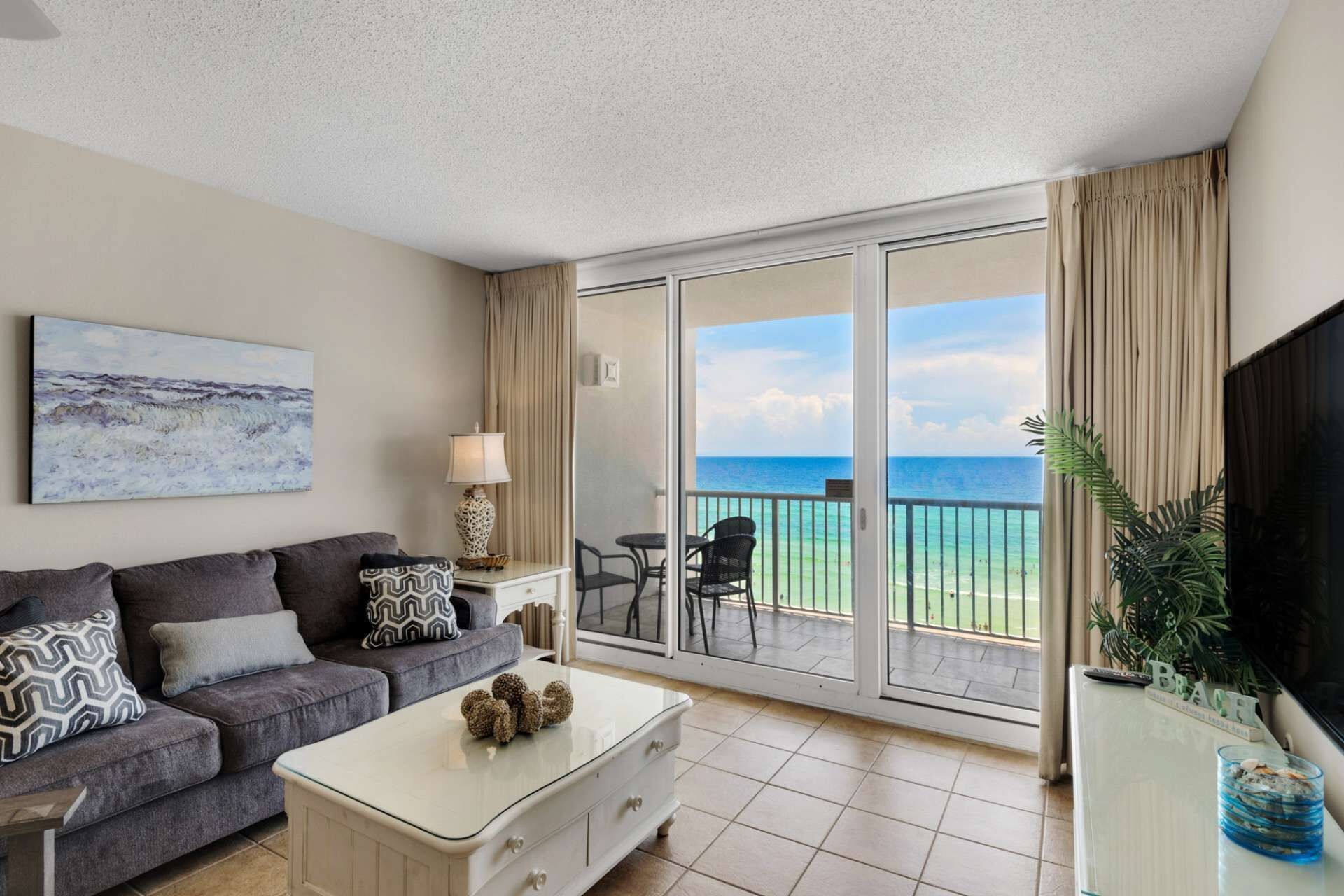 Majestic Beach Towers by iTrip