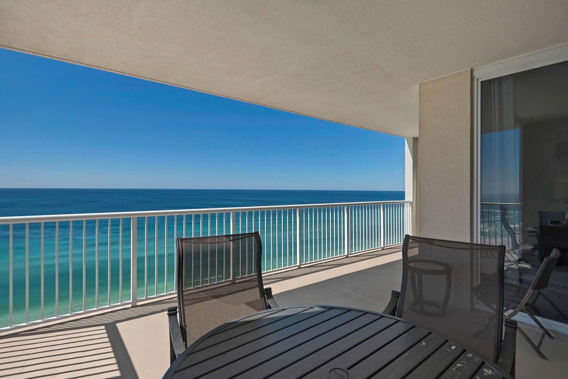 Majestic Beach Towers by iTrip