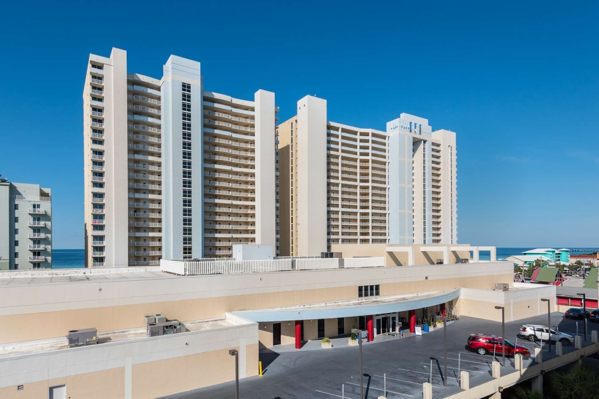 Majestic Beach Towers by iTrip