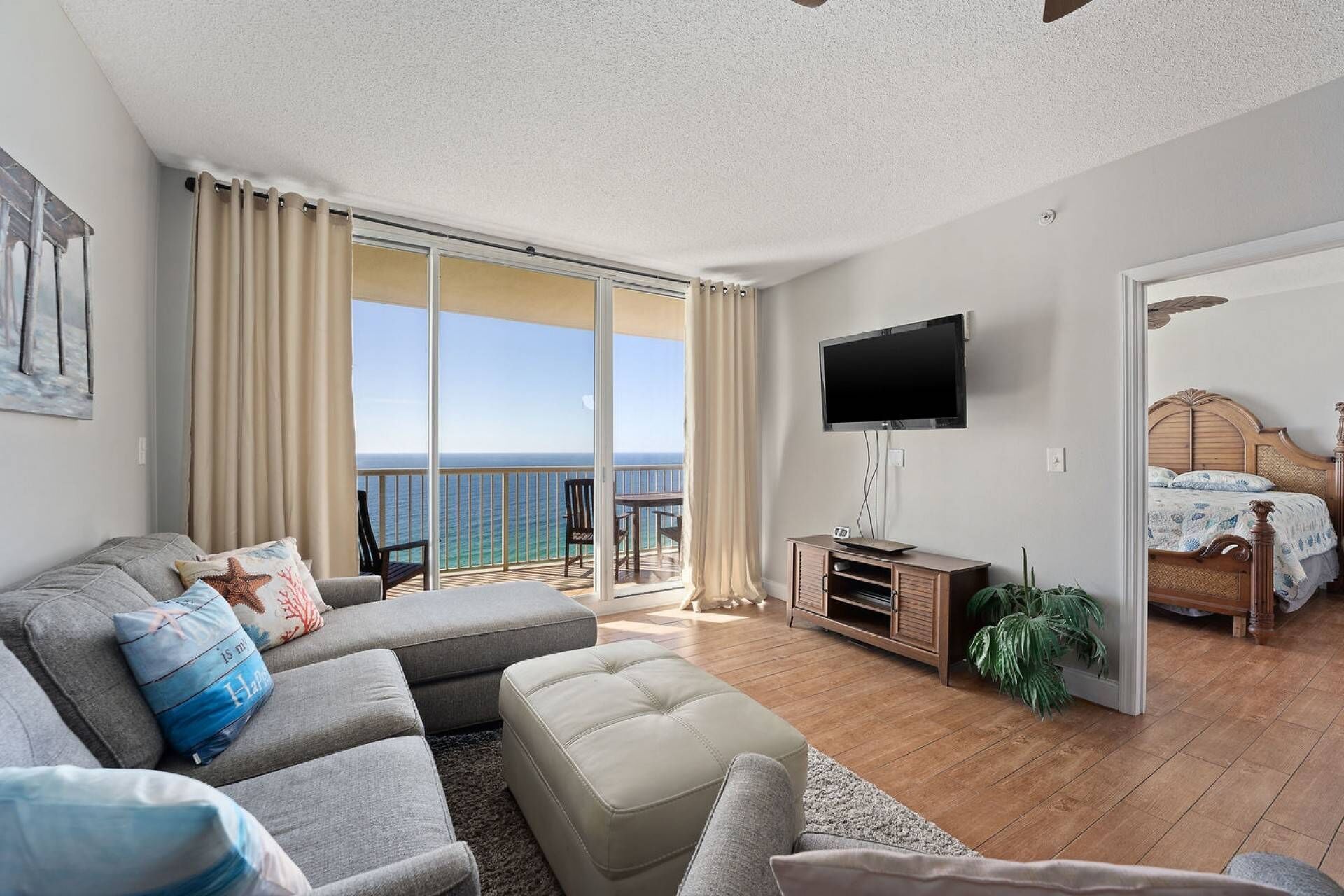 Majestic Beach Towers by iTrip