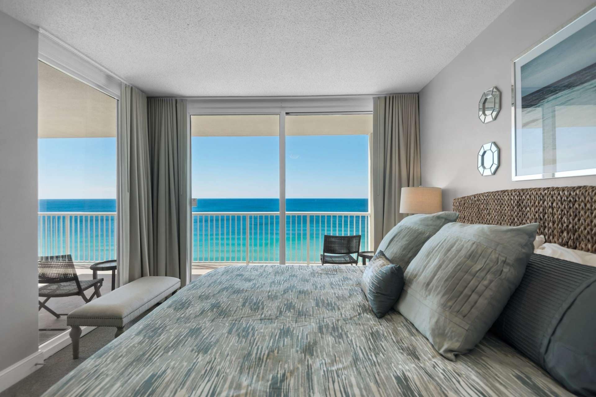 Majestic Beach Towers by iTrip