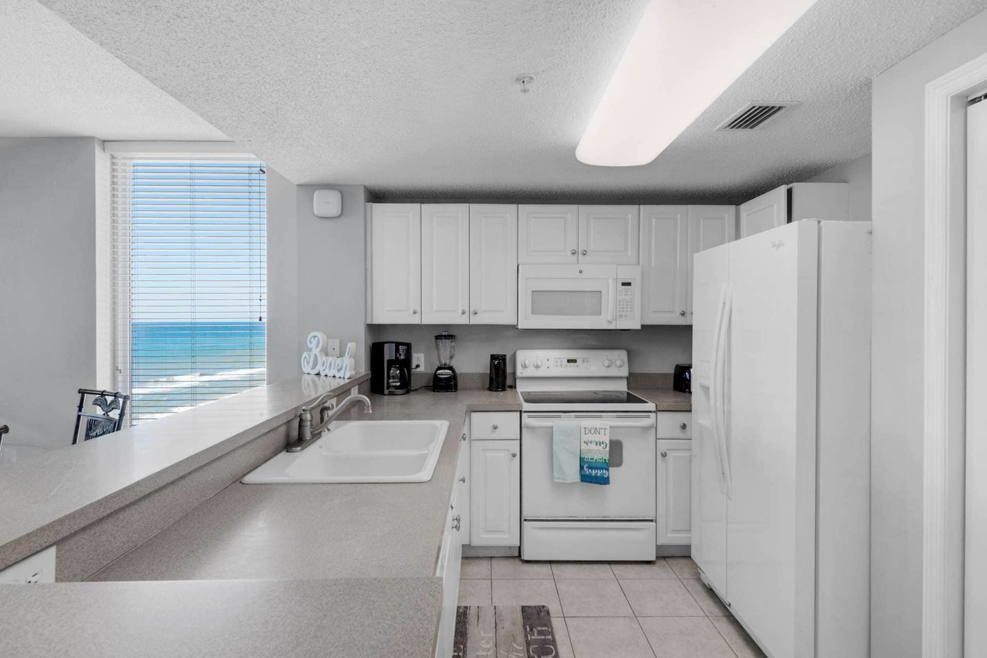 Majestic Beach Towers by iTrip