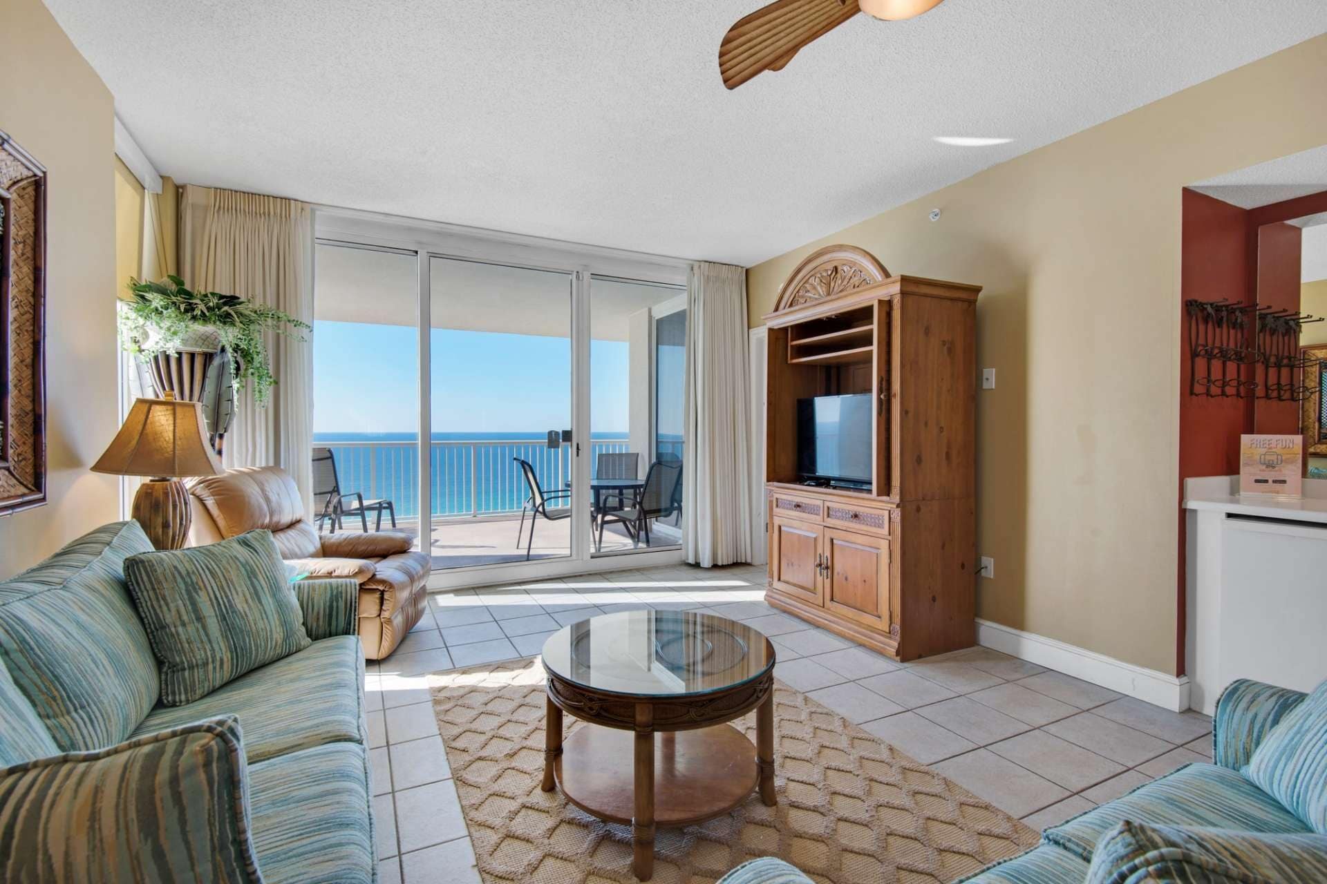Majestic Beach Towers by iTrip