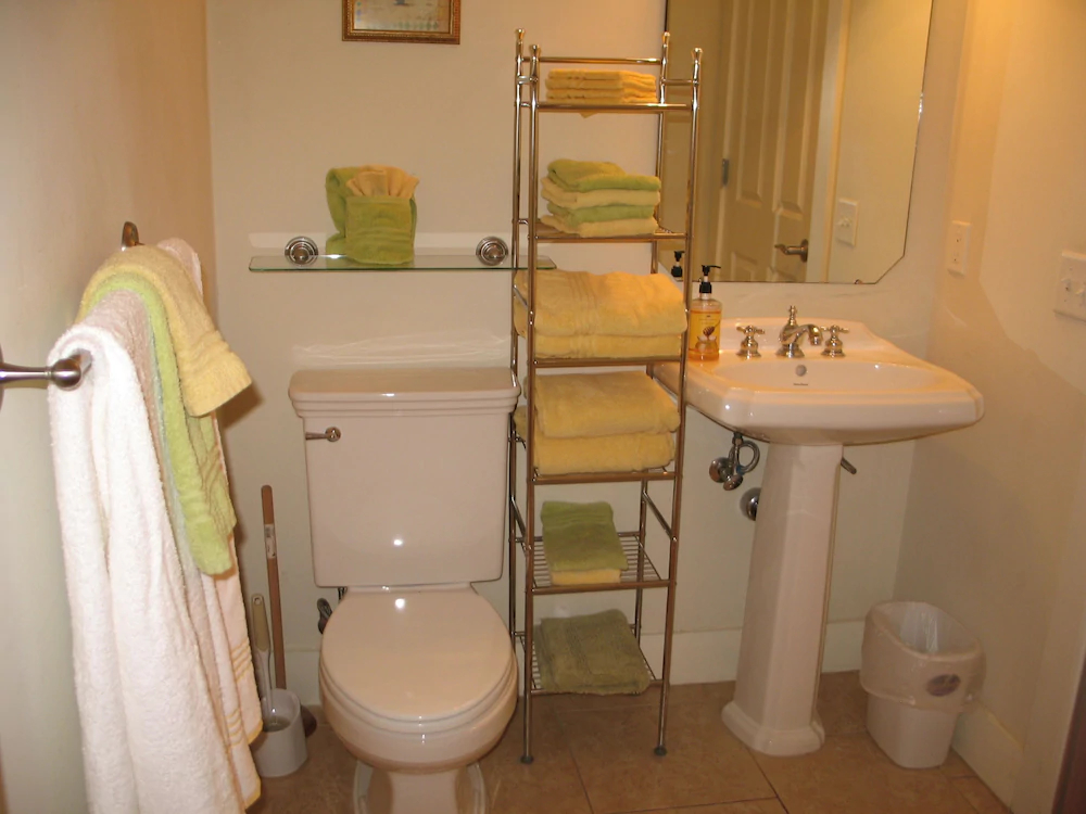 Mills Seaview Cottage by Forehand Rentals