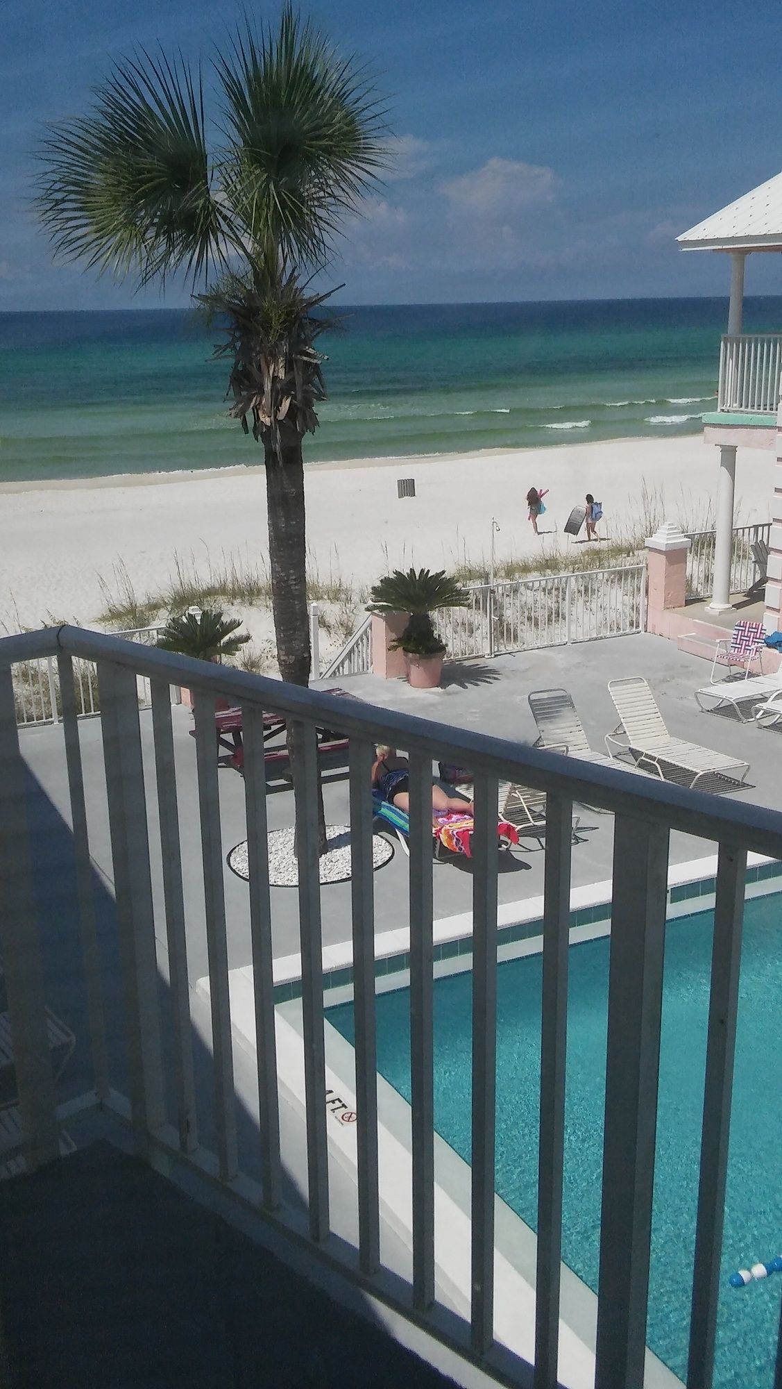 Pineapple Villas on Laguna Beach