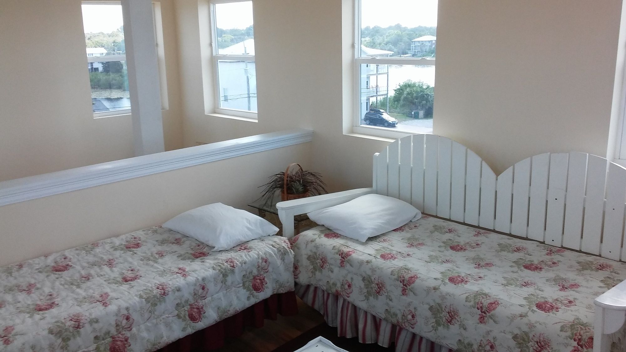 Pineapple Villas on Laguna Beach