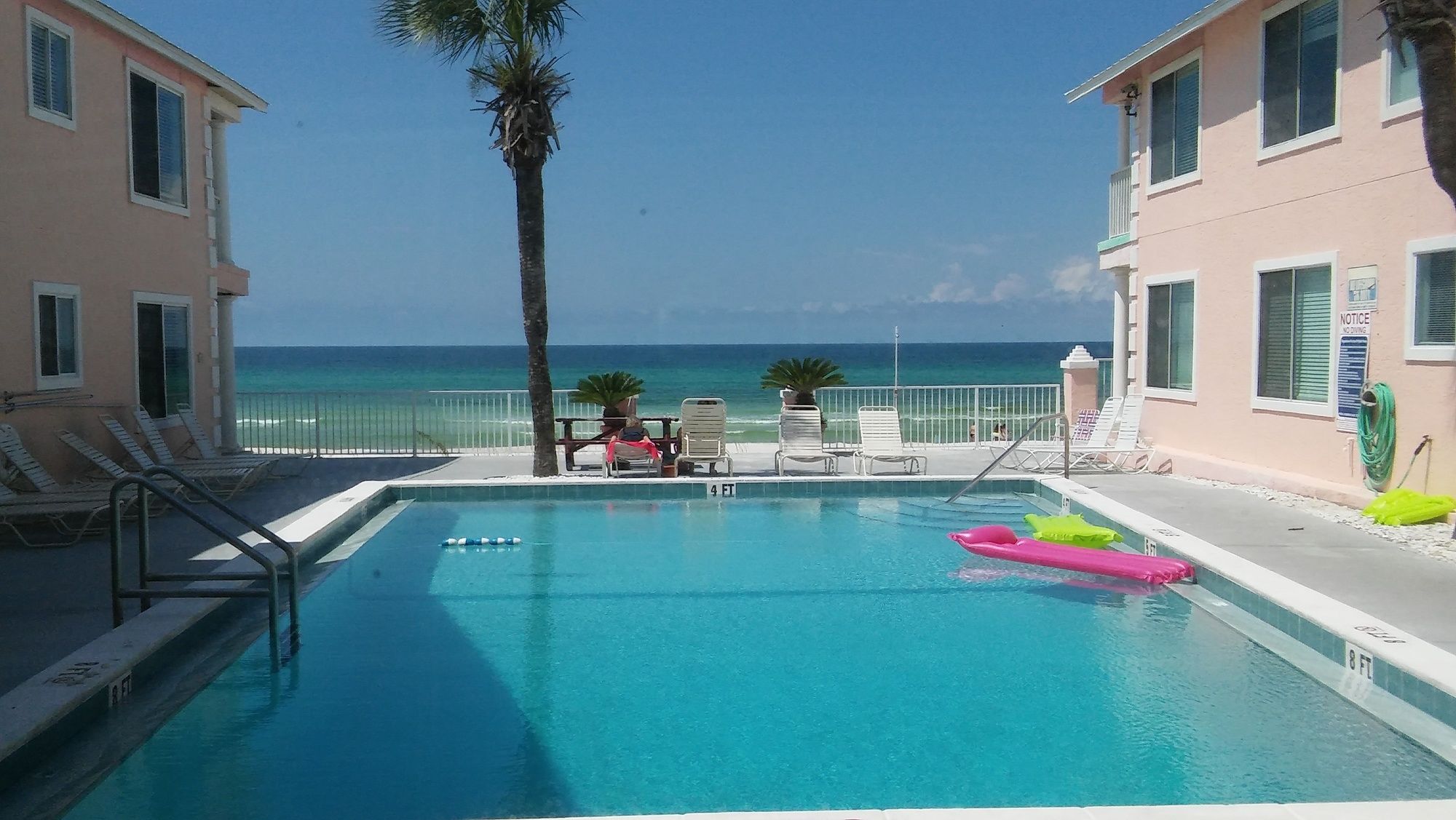 Pineapple Villas on Laguna Beach