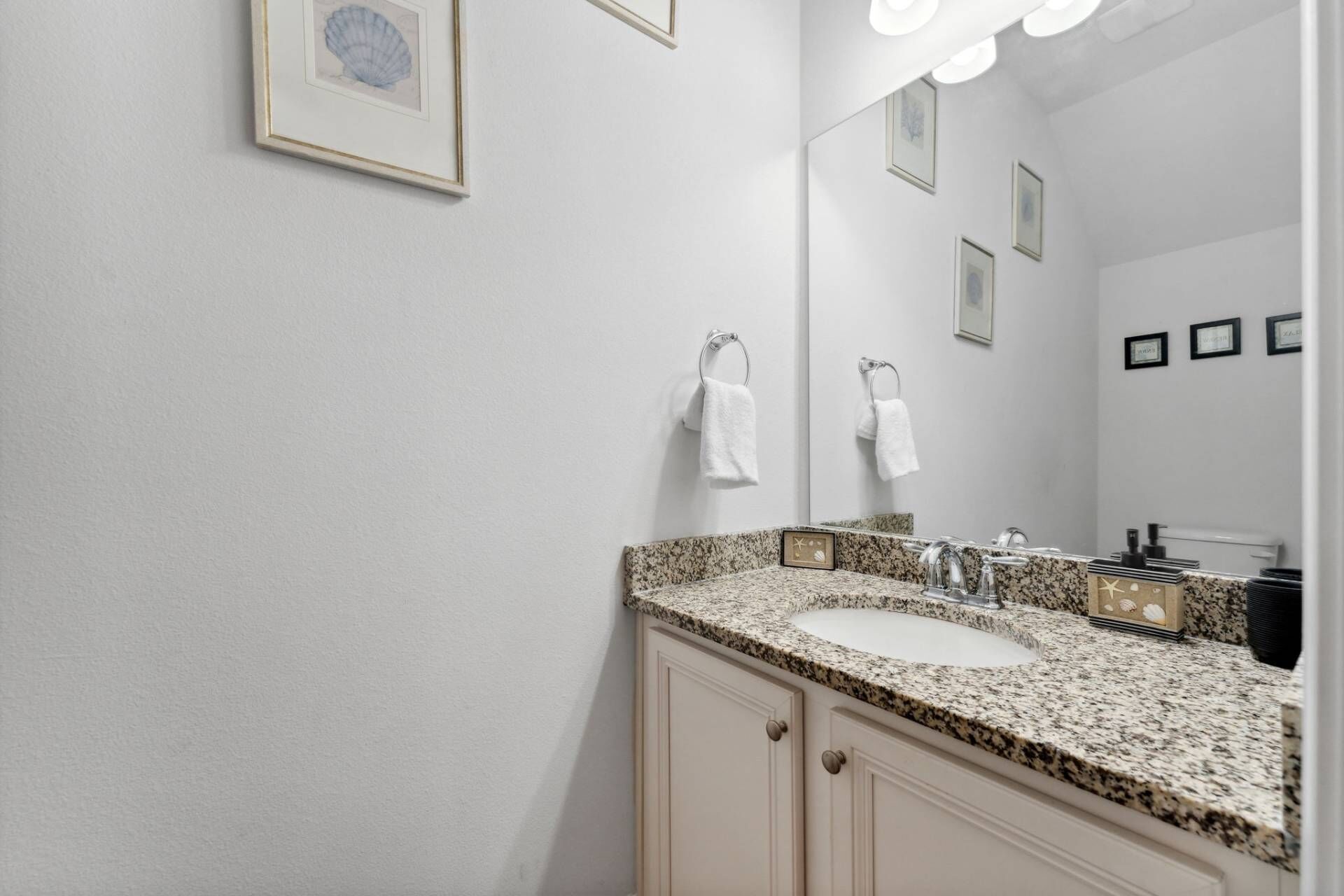 Pogos Paradise Townhome