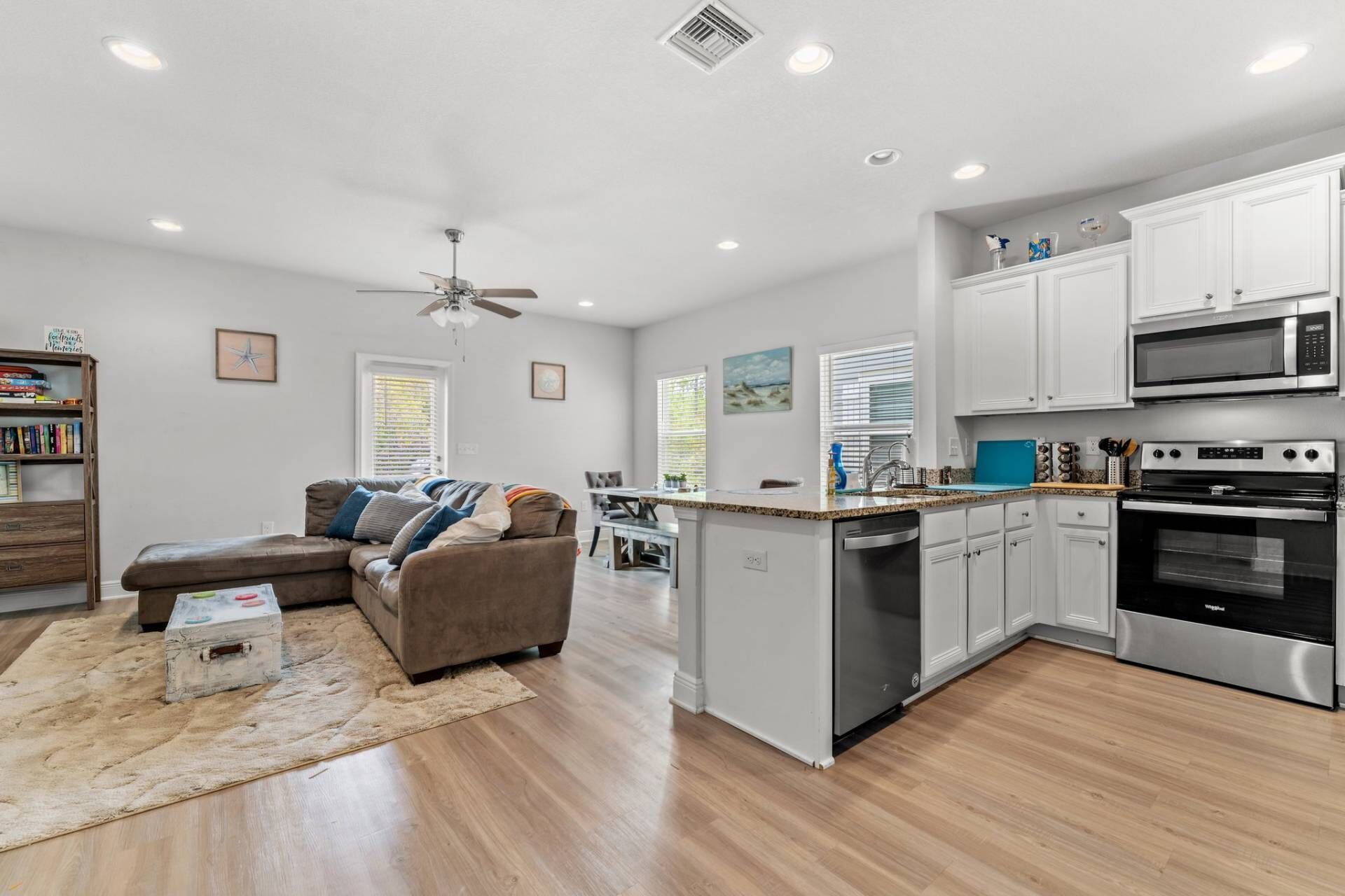 Pogos Paradise Townhome