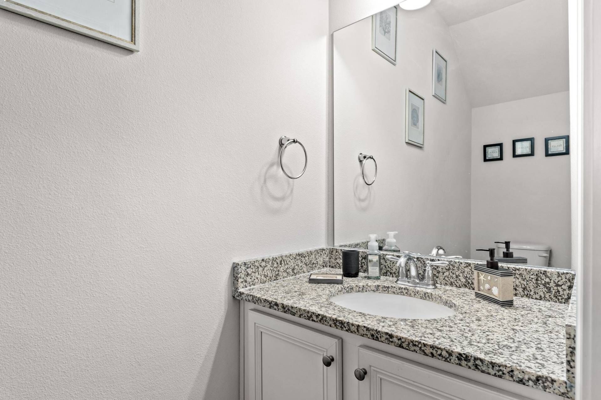 Pogos Paradise Townhome