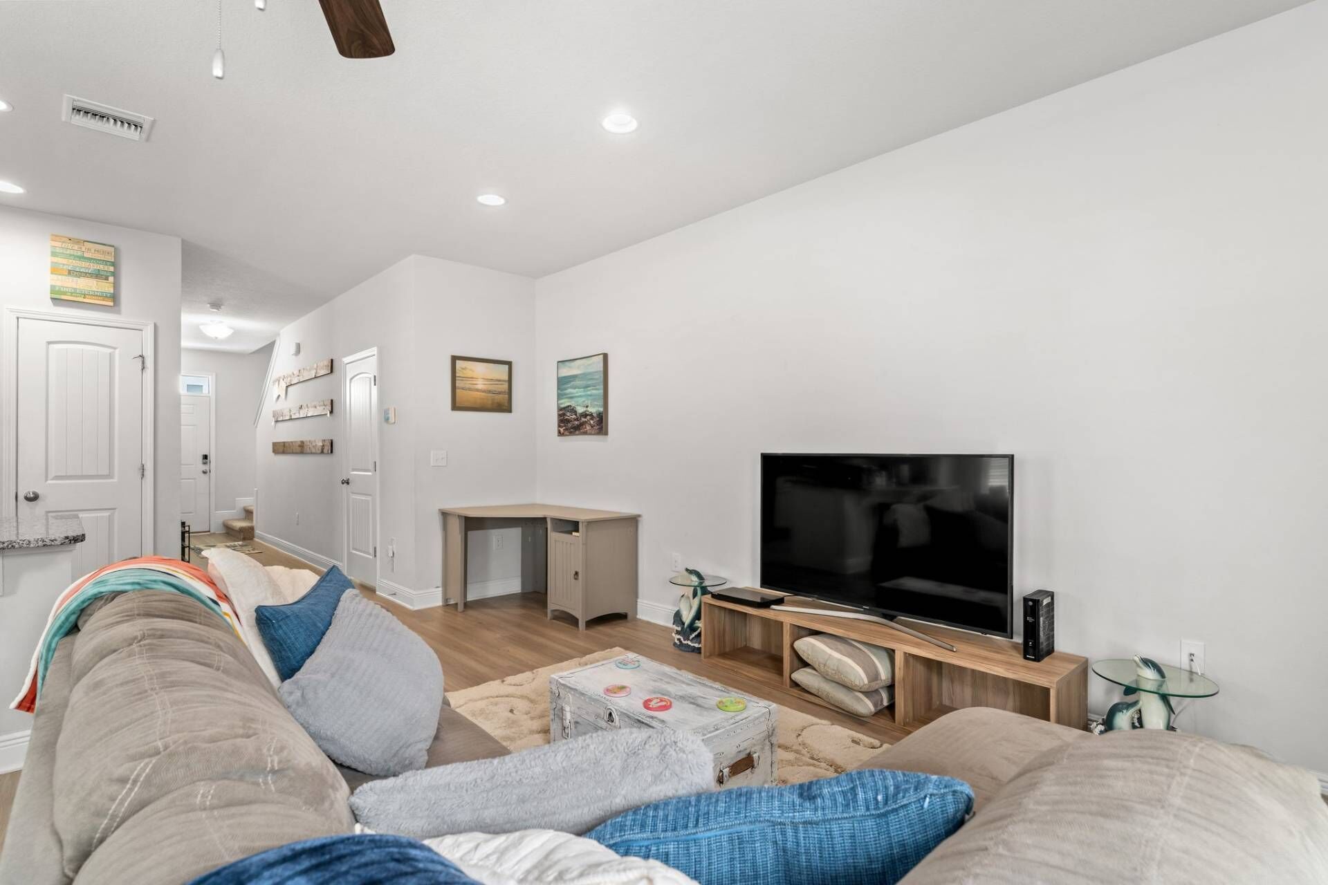 Pogos Paradise Townhome