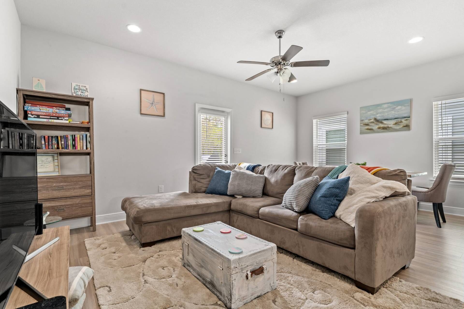 Pogos Paradise Townhome