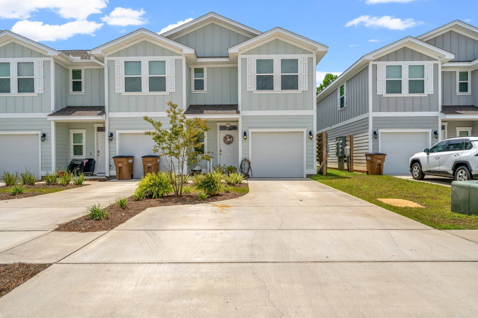 Pogos Paradise Townhome