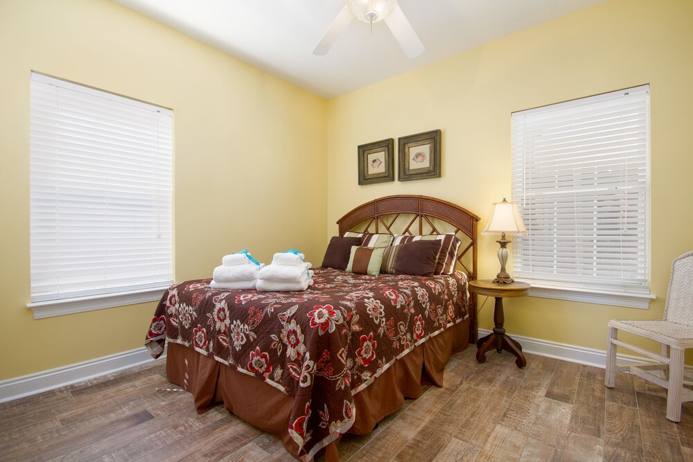 SummerTowne by RedAwning