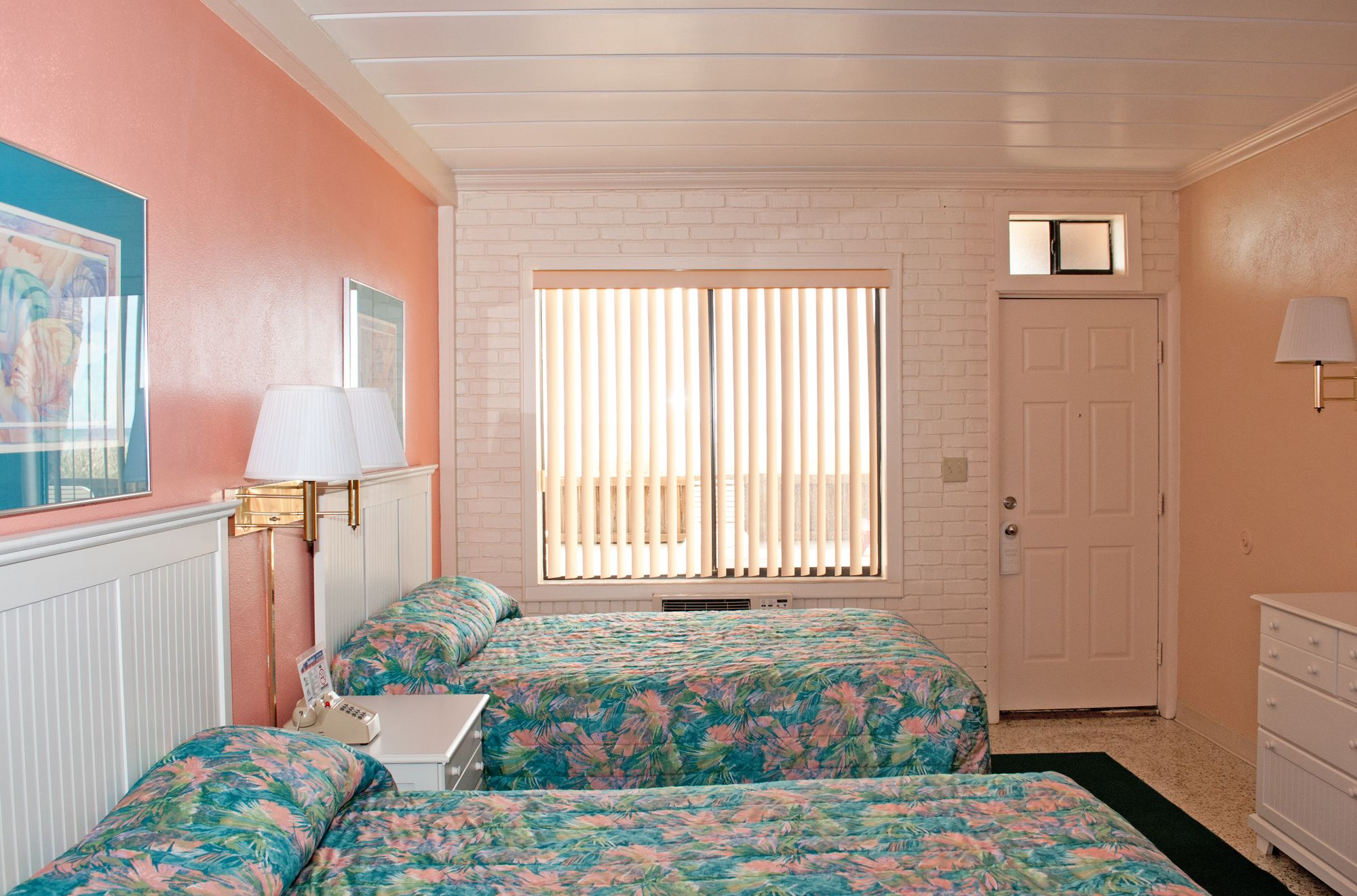 The Driftwood Lodge