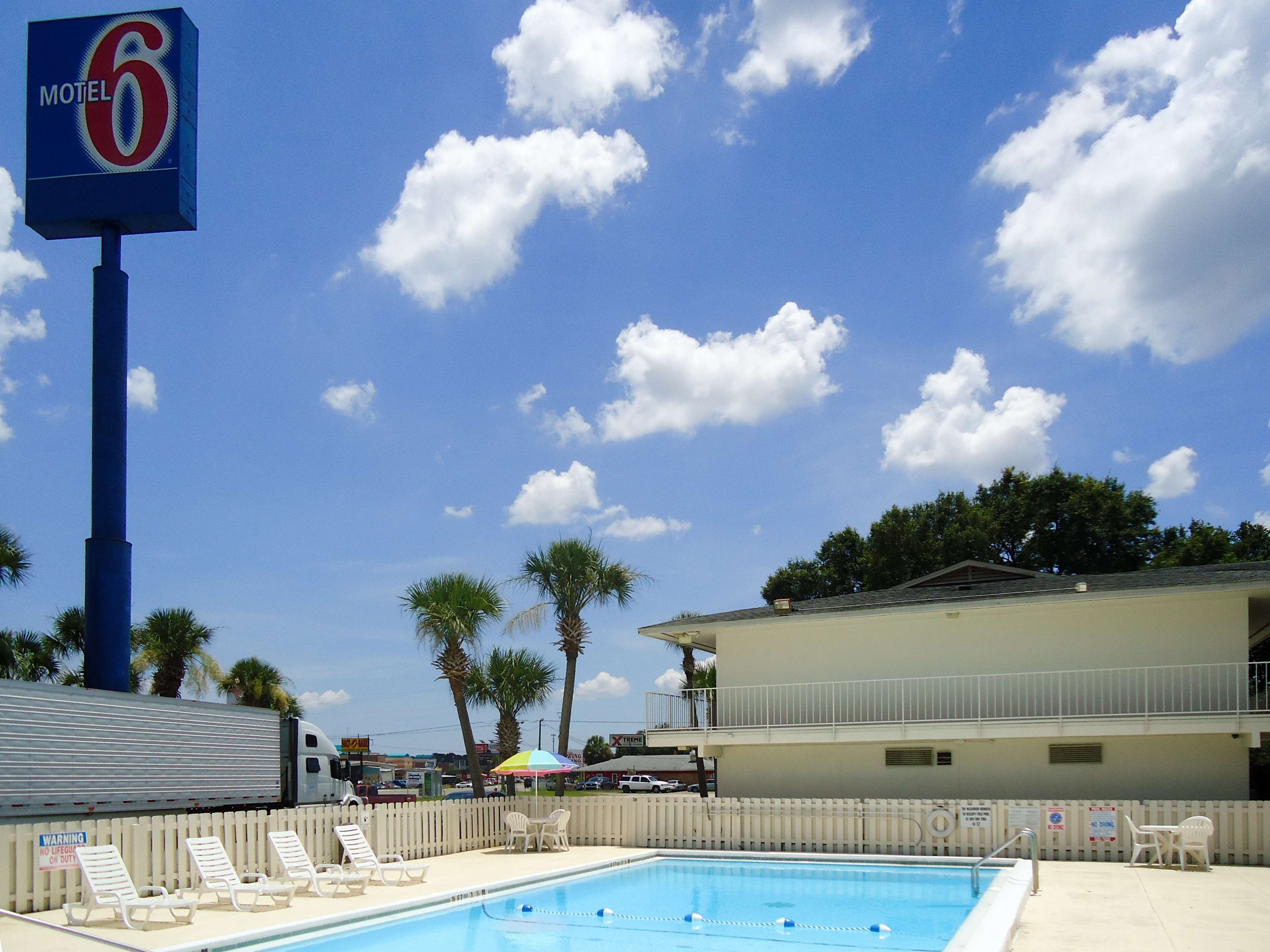 Motel 6 Pensacola West