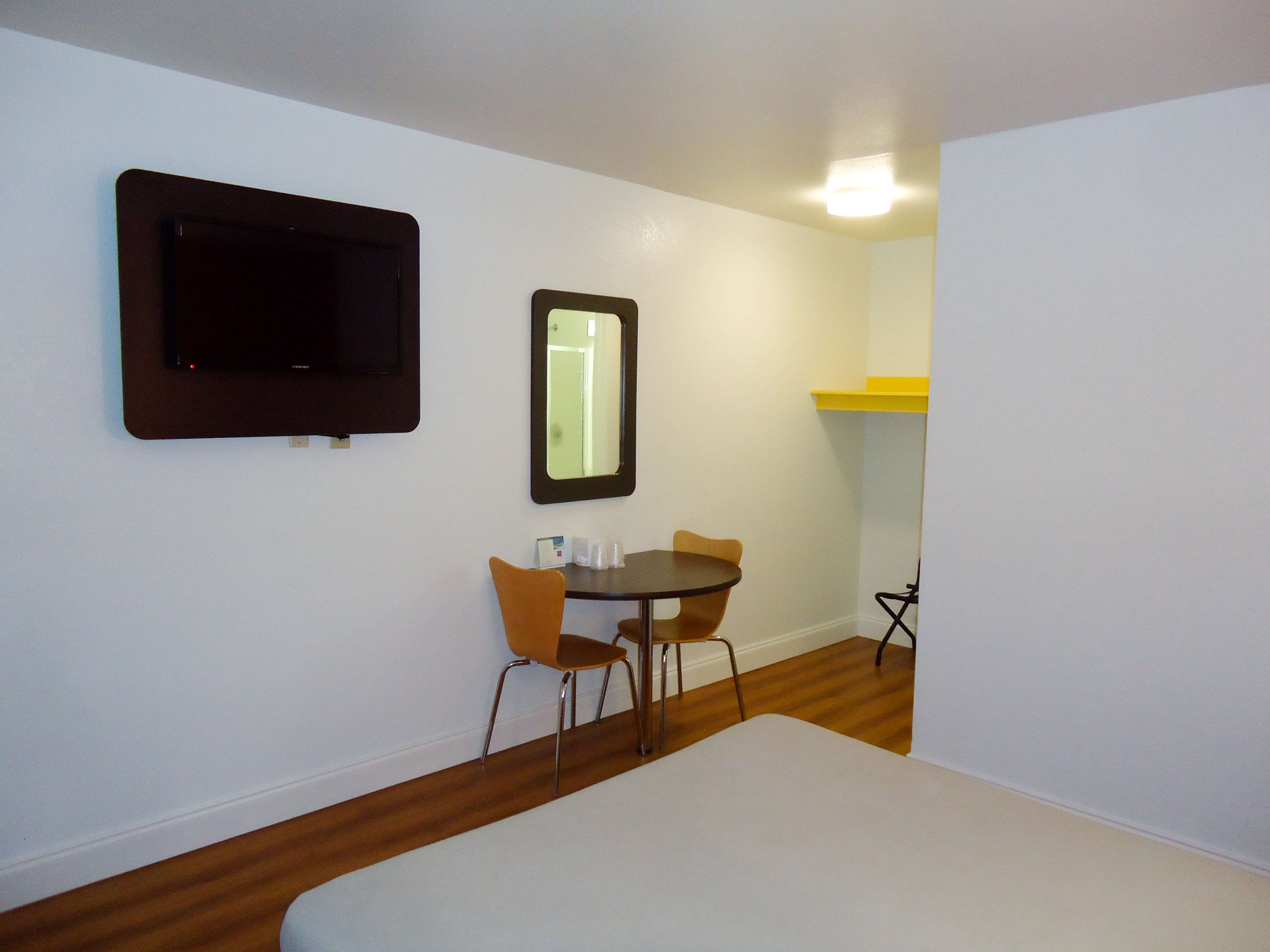Motel 6 Pensacola West