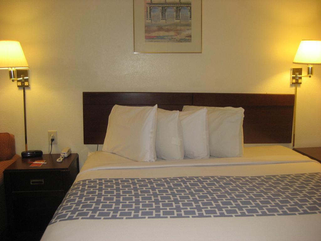 Heaven Hotel Lodge of Pensacola