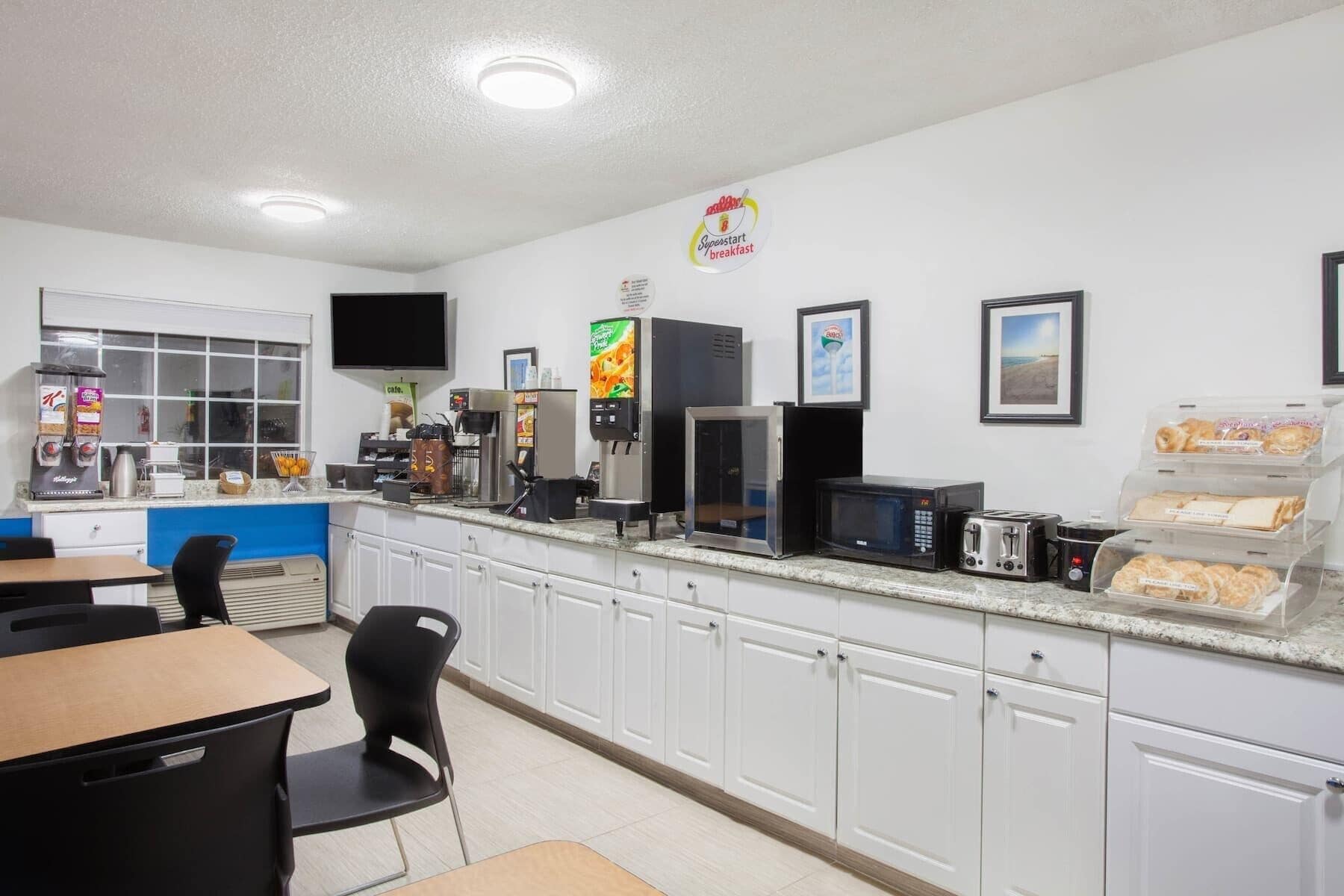 Super 8 by Wyndham Pensacola