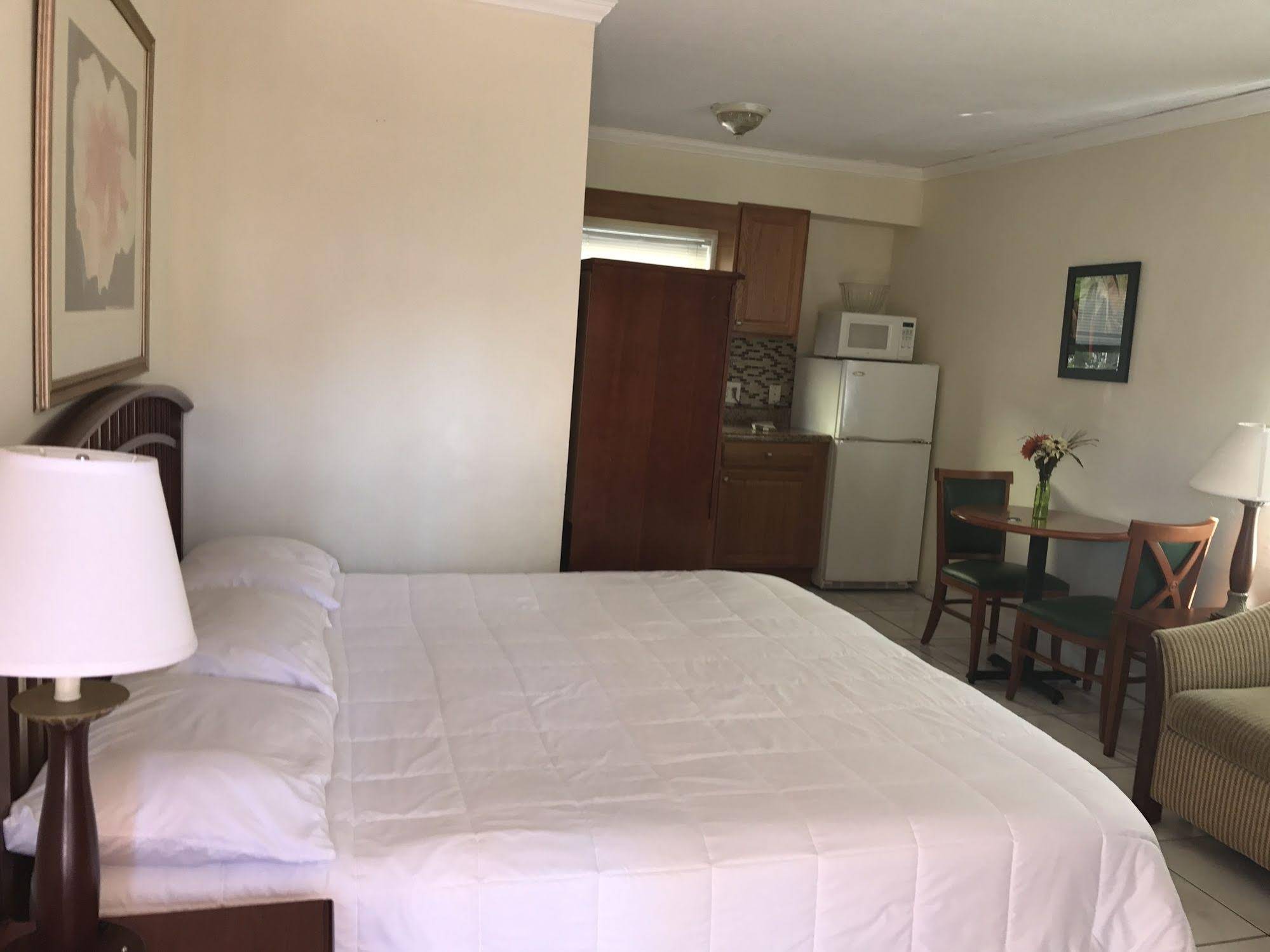 Shores Terrace Motel