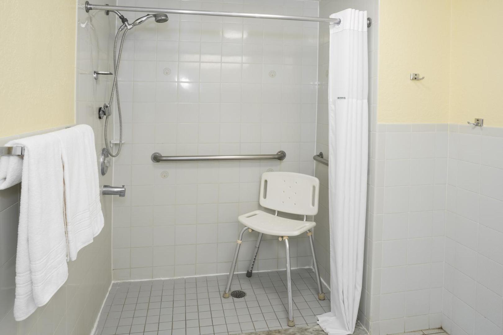Days Inn & Suites by Wyndham Port Richey