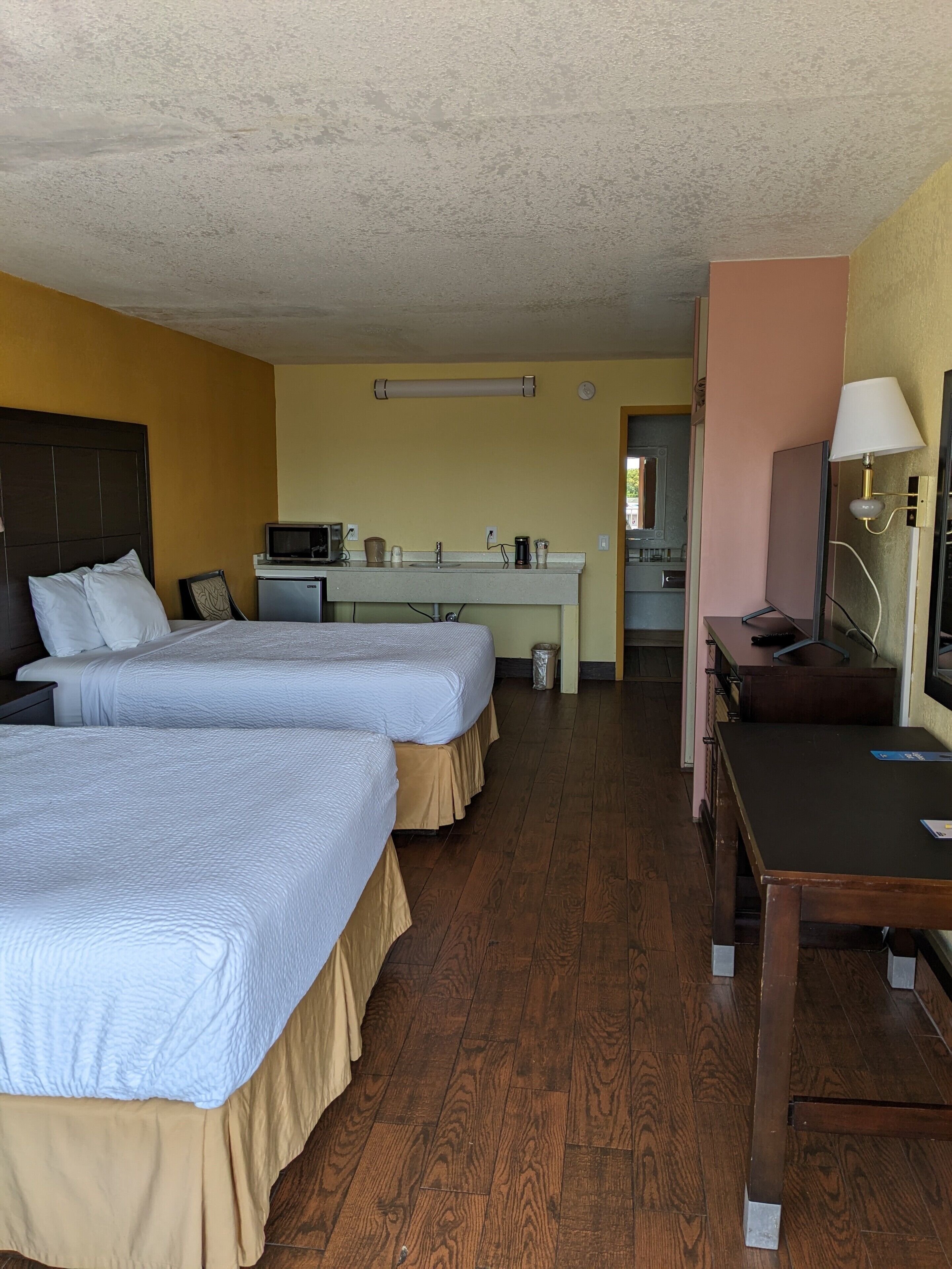 Days Inn & Suites by Wyndham Port Richey