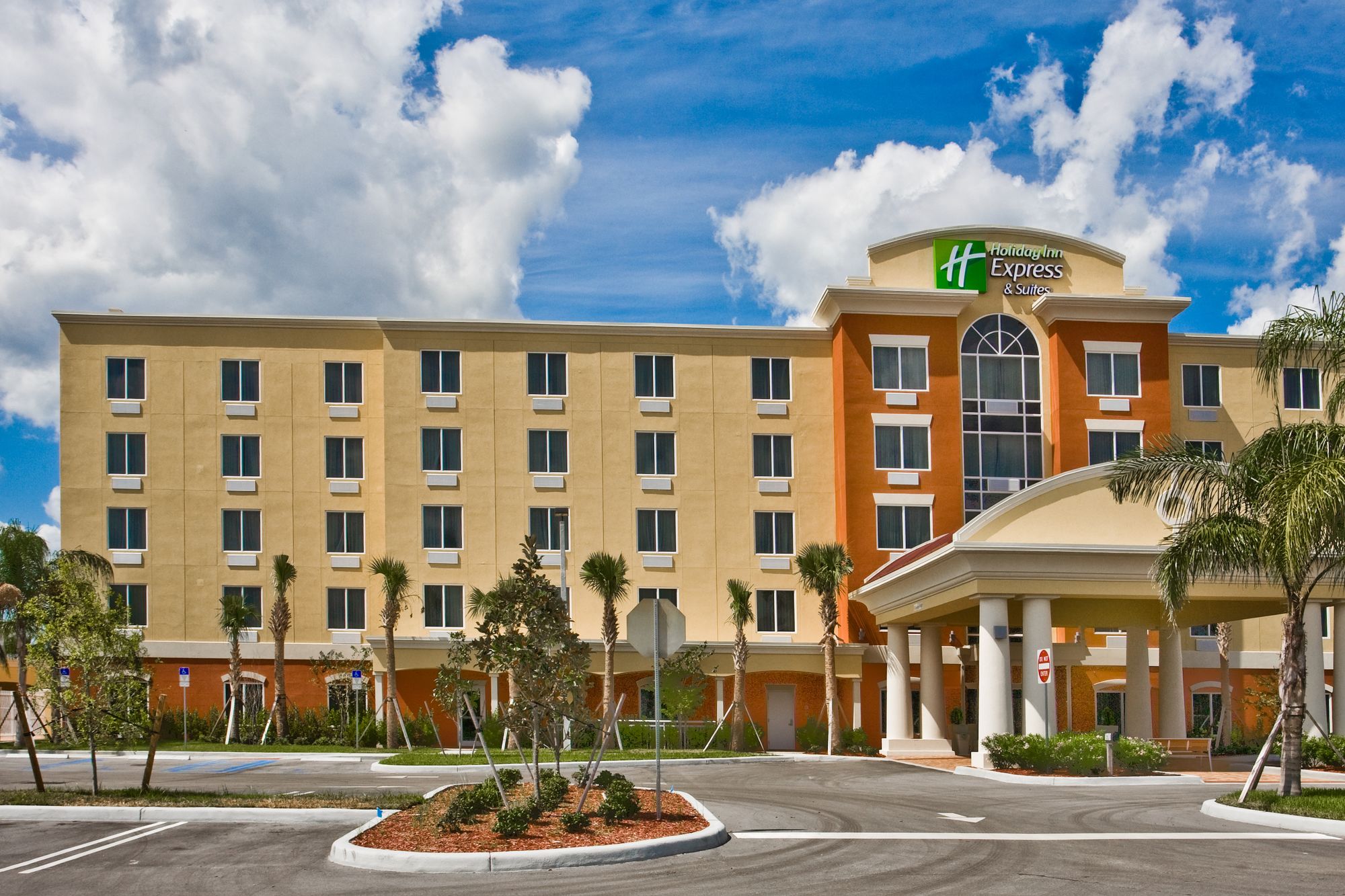 Holiday Inn Express Hotel & Suites Port St. Lucie