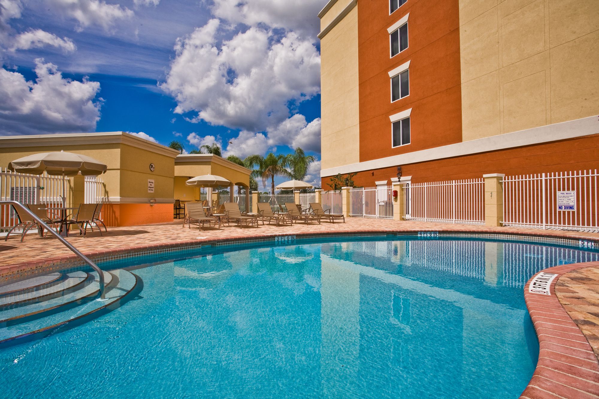 Holiday Inn Express Hotel & Suites Port St. Lucie