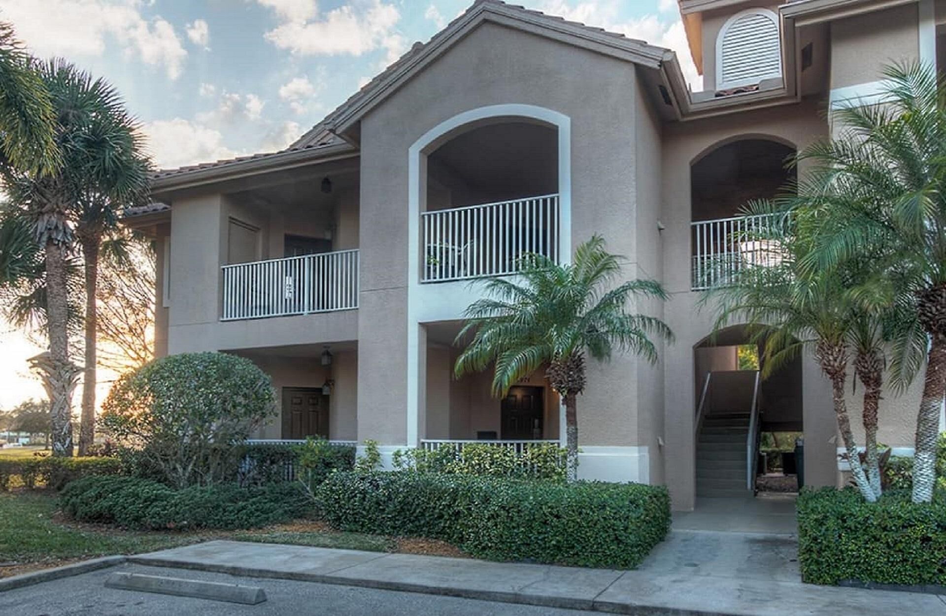 PGA Village 7 Room Golf Resort Villa by American Vacation Living