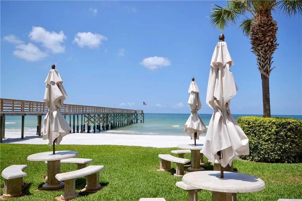 La Contessa Condominiums