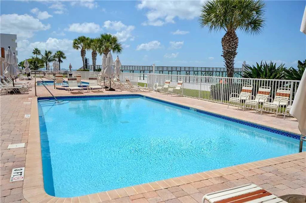 La Contessa Condominiums
