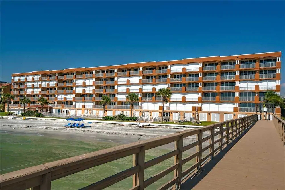 La Contessa Condominiums