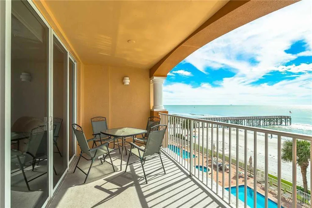 La Contessa Condominiums