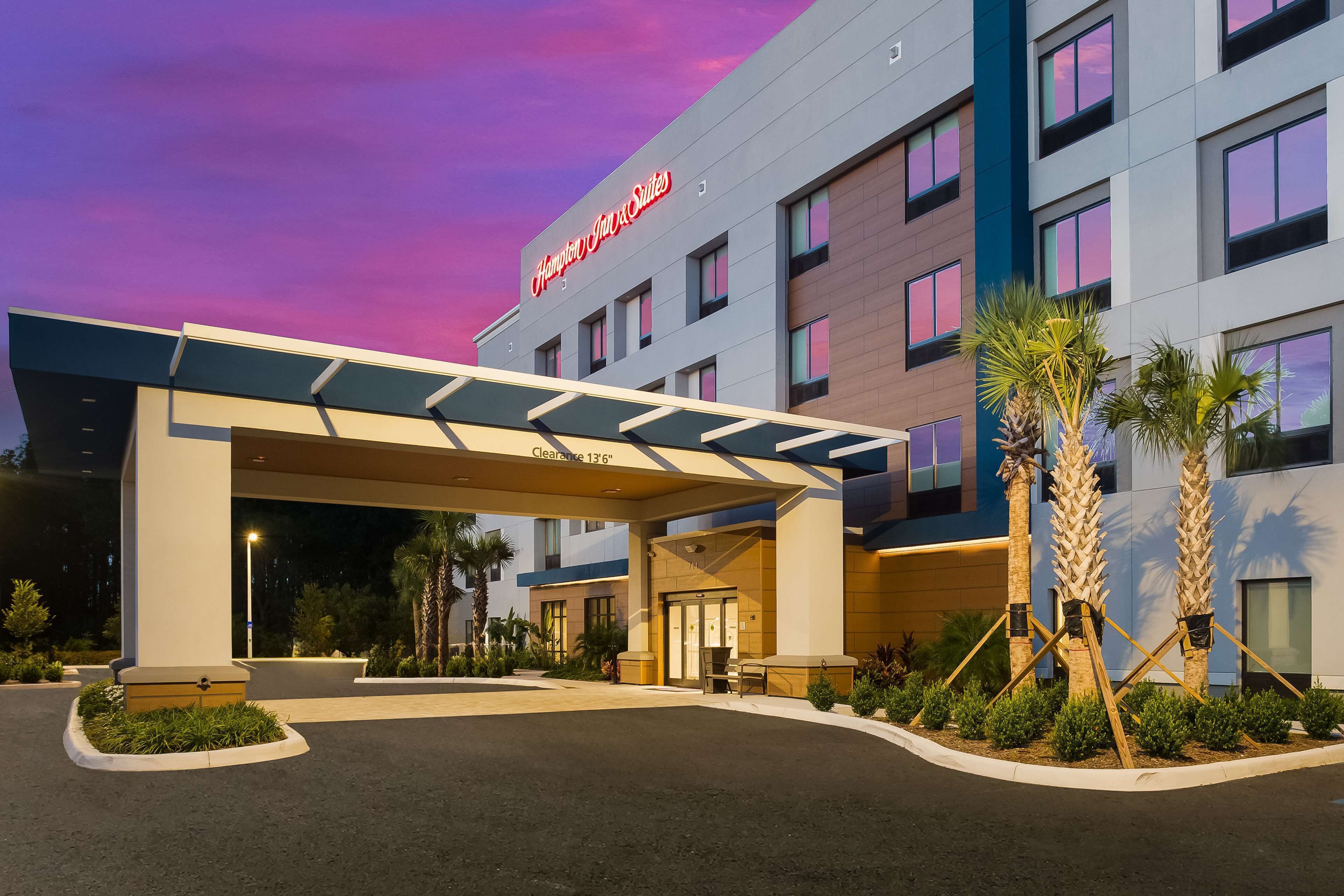 Hampton Inn & Suites Ruskin I-75