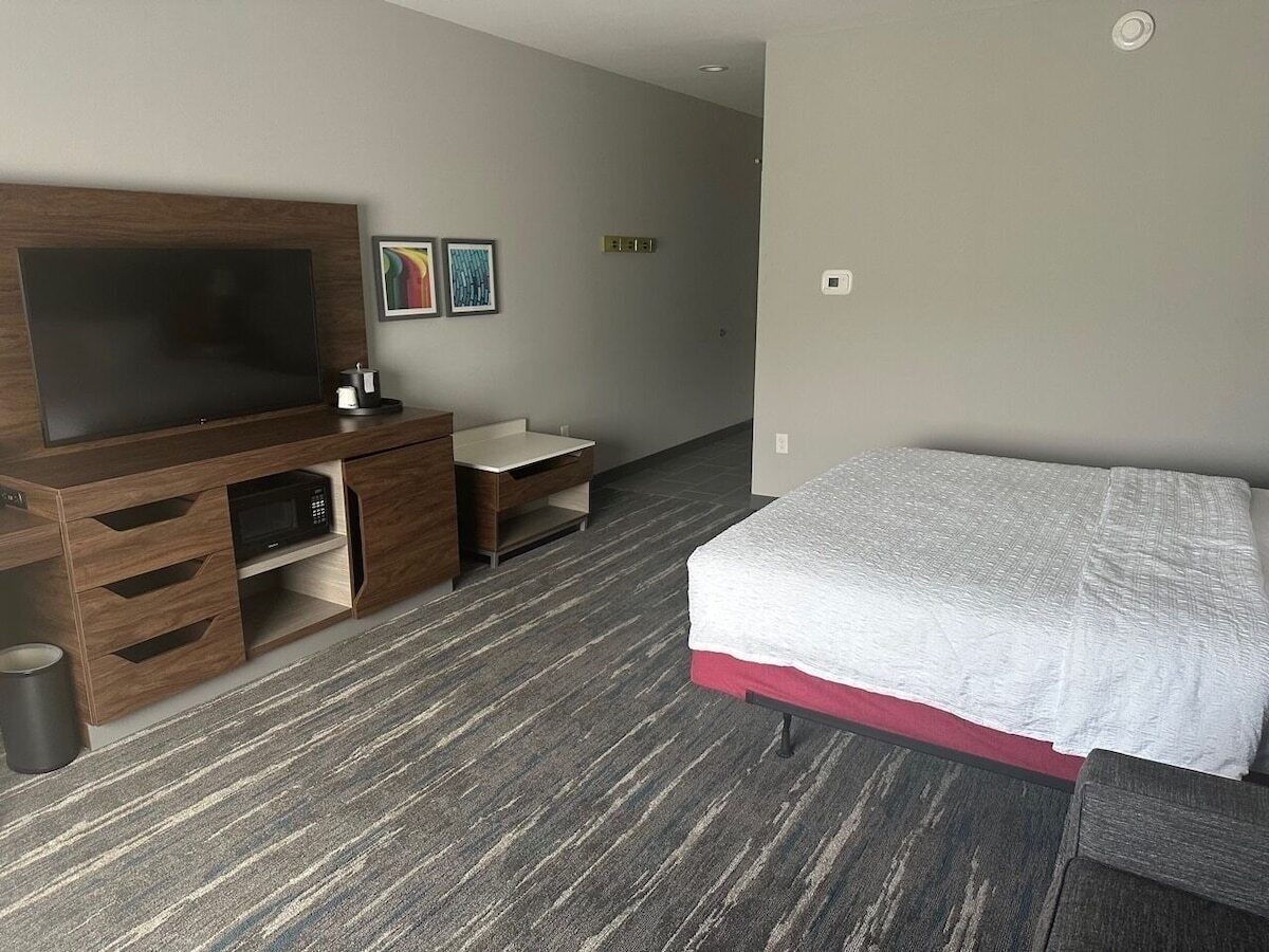 Hampton Inn & Suites Ruskin I-75