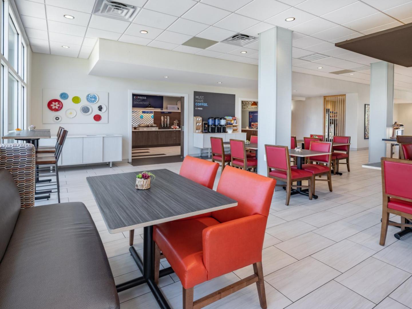 Holiday Inn Express & Suites Ruskin