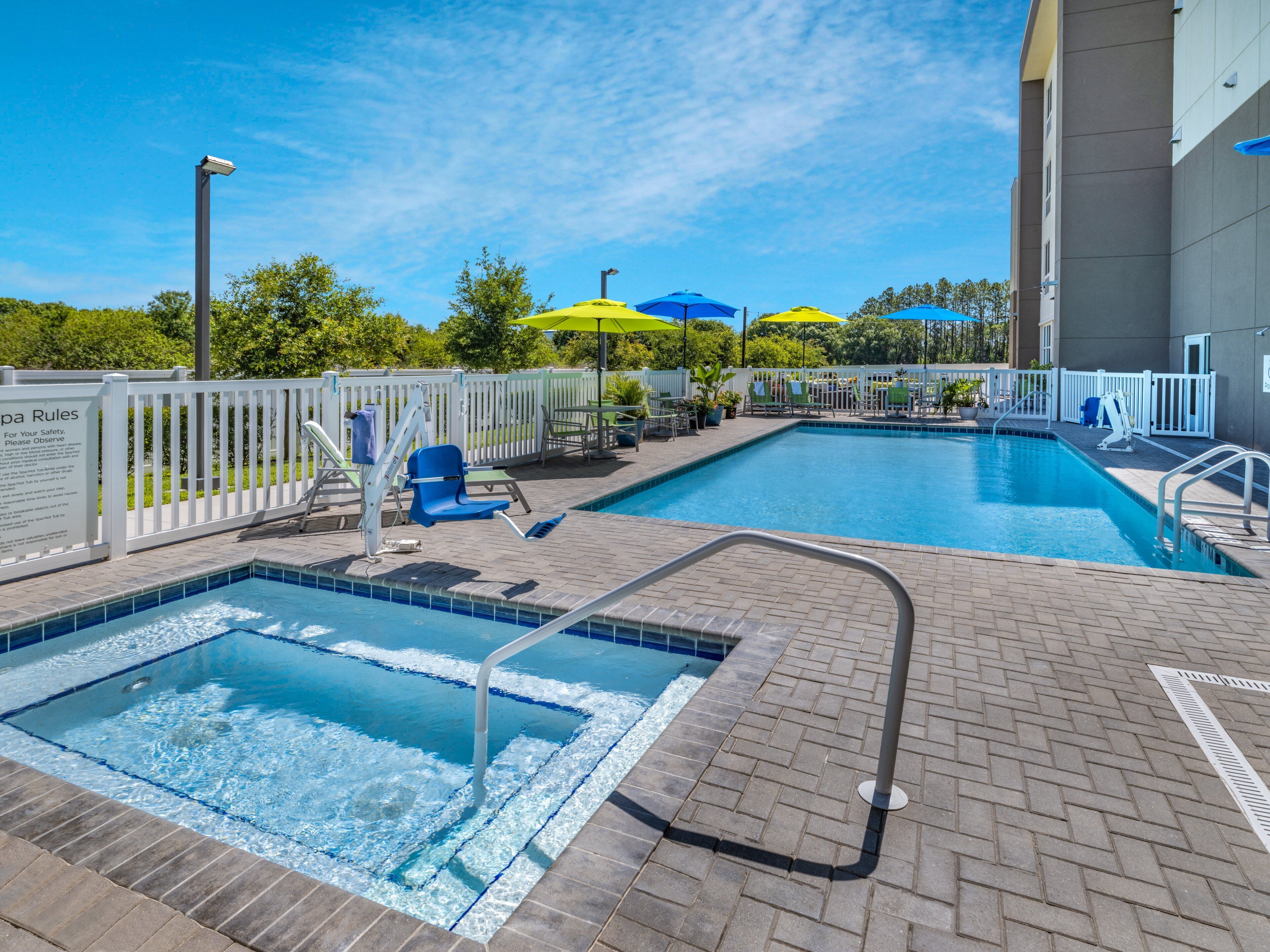 Holiday Inn Express & Suites Ruskin
