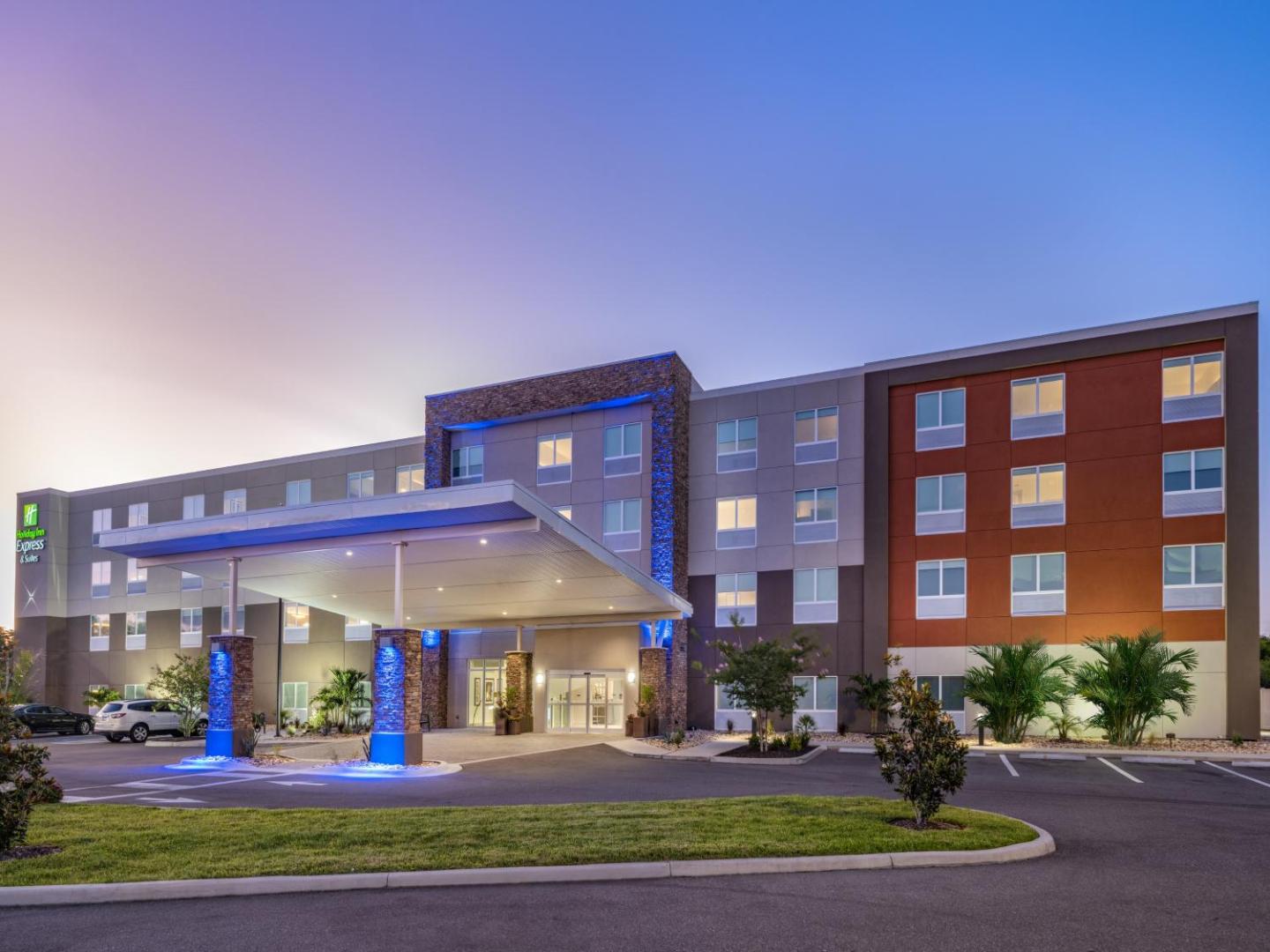 Holiday Inn Express & Suites Ruskin