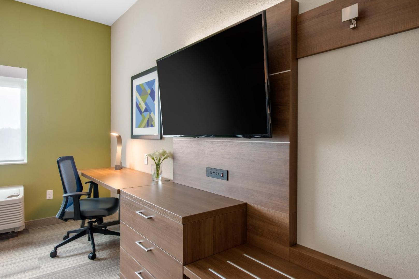 Holiday Inn Express & Suites Ruskin